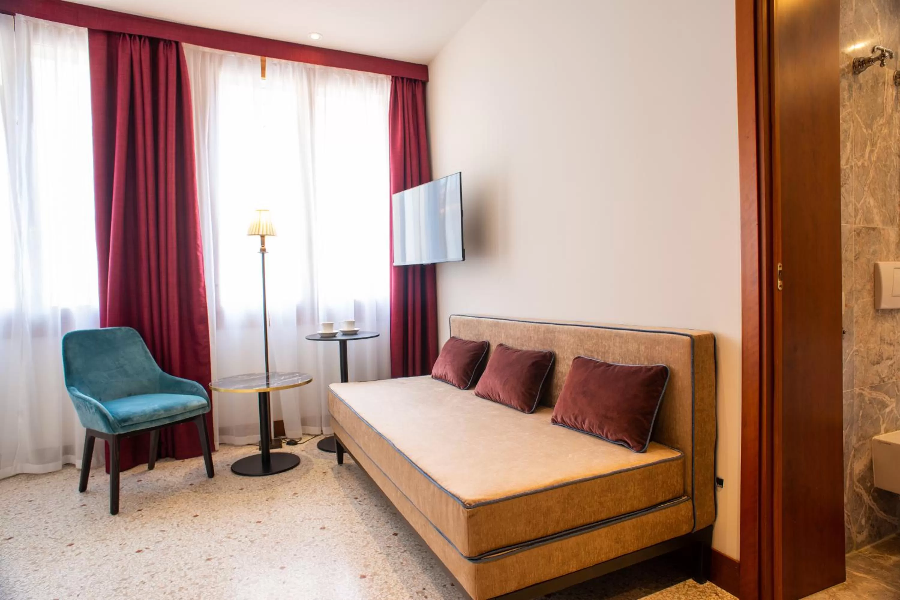 Decorative detail, Bed in Palazzina Fortuny