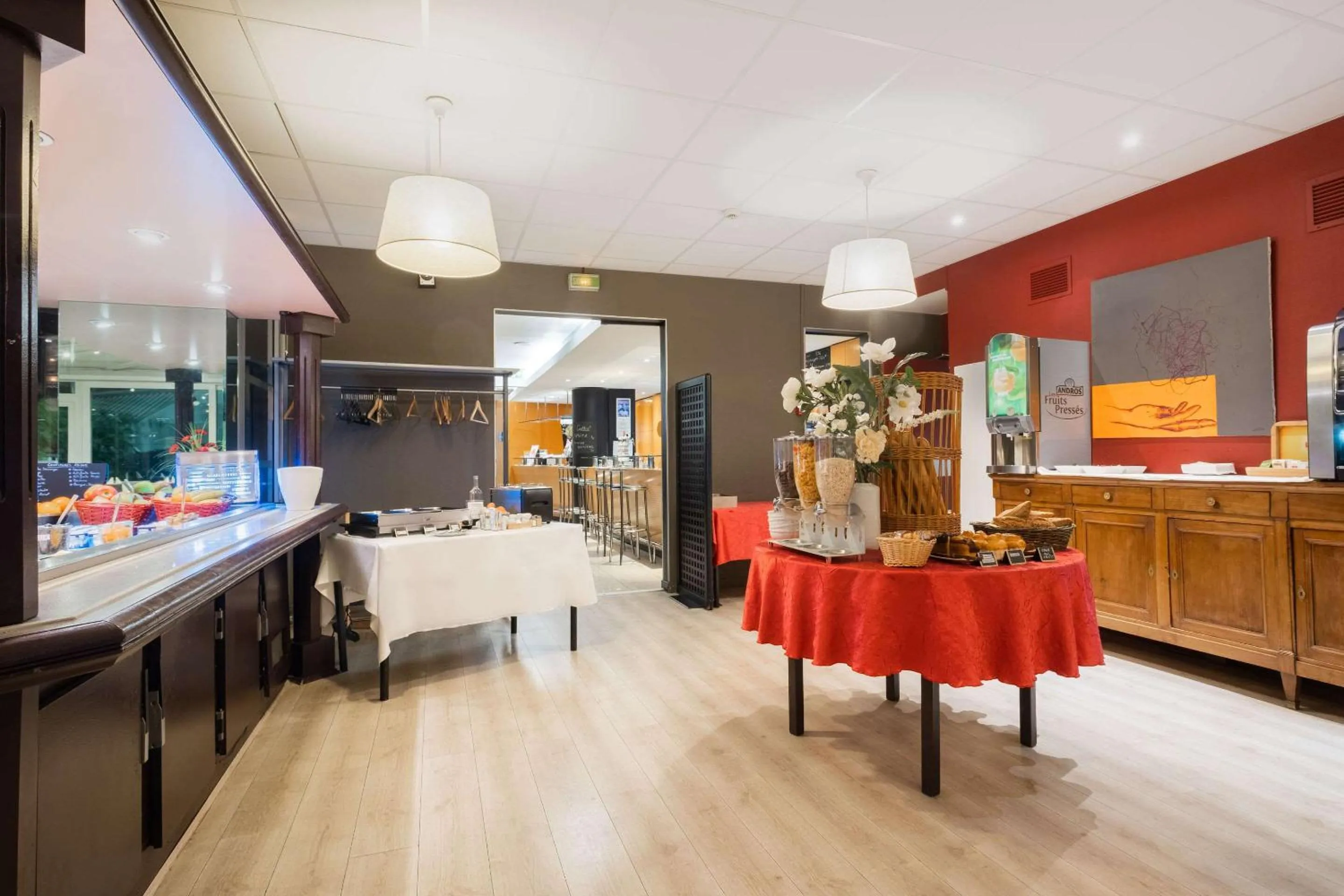 Restaurant/places to eat in Comfort Hotel Lille L'Union