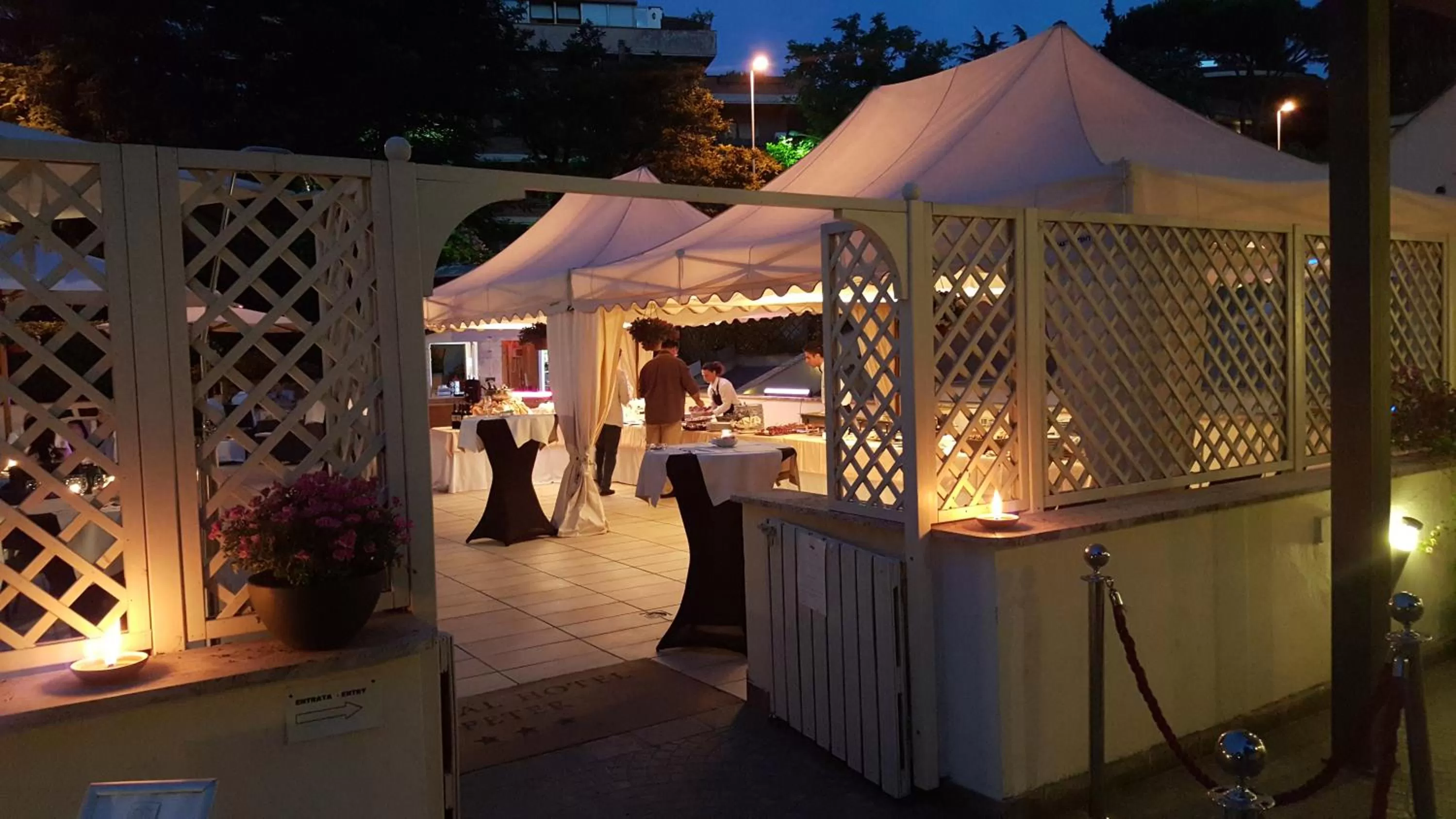 Swimming pool in Cardinal Hotel St. Peter