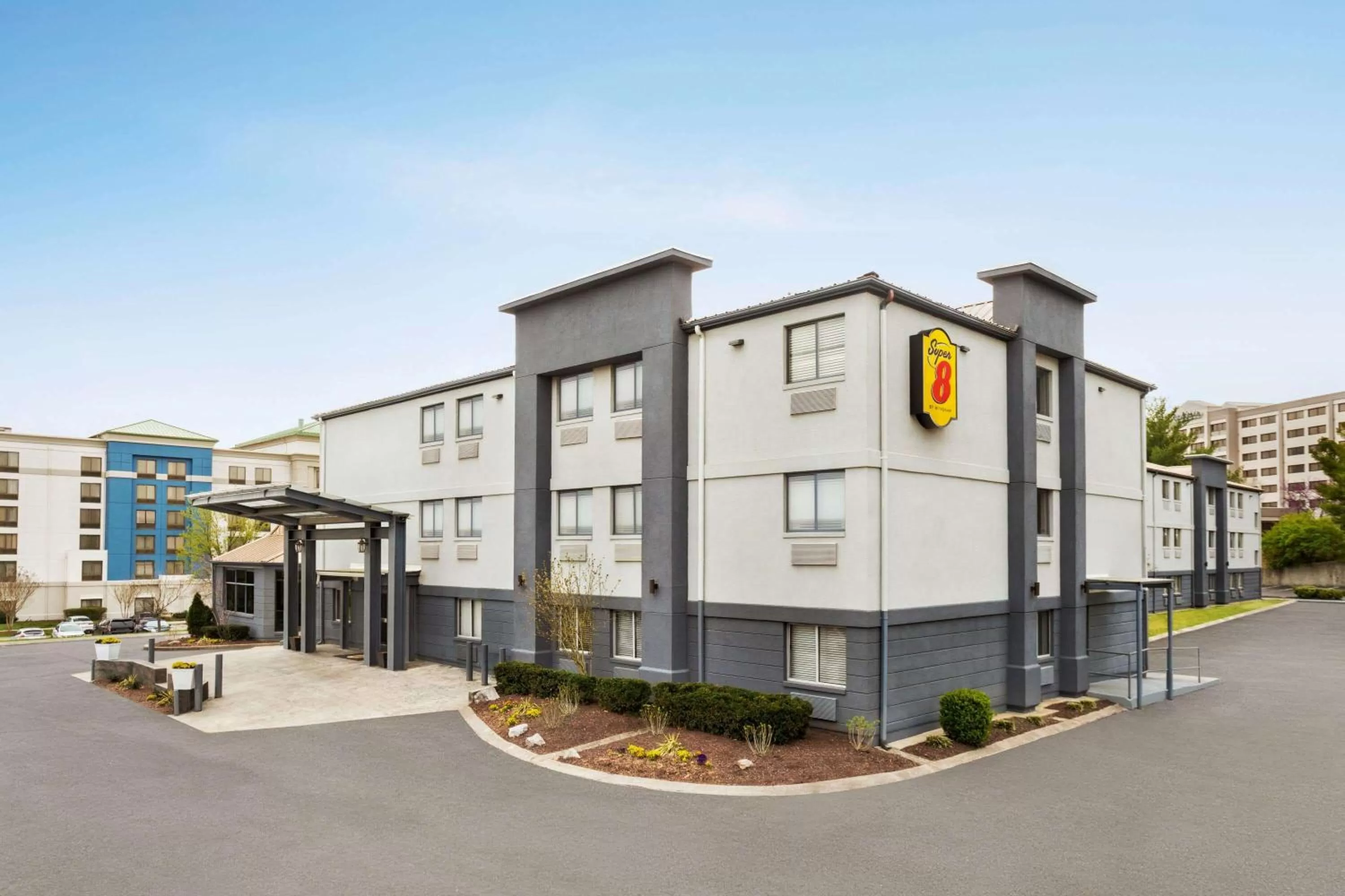 Property Building in Super 8 by Wyndham Nashville Airport North