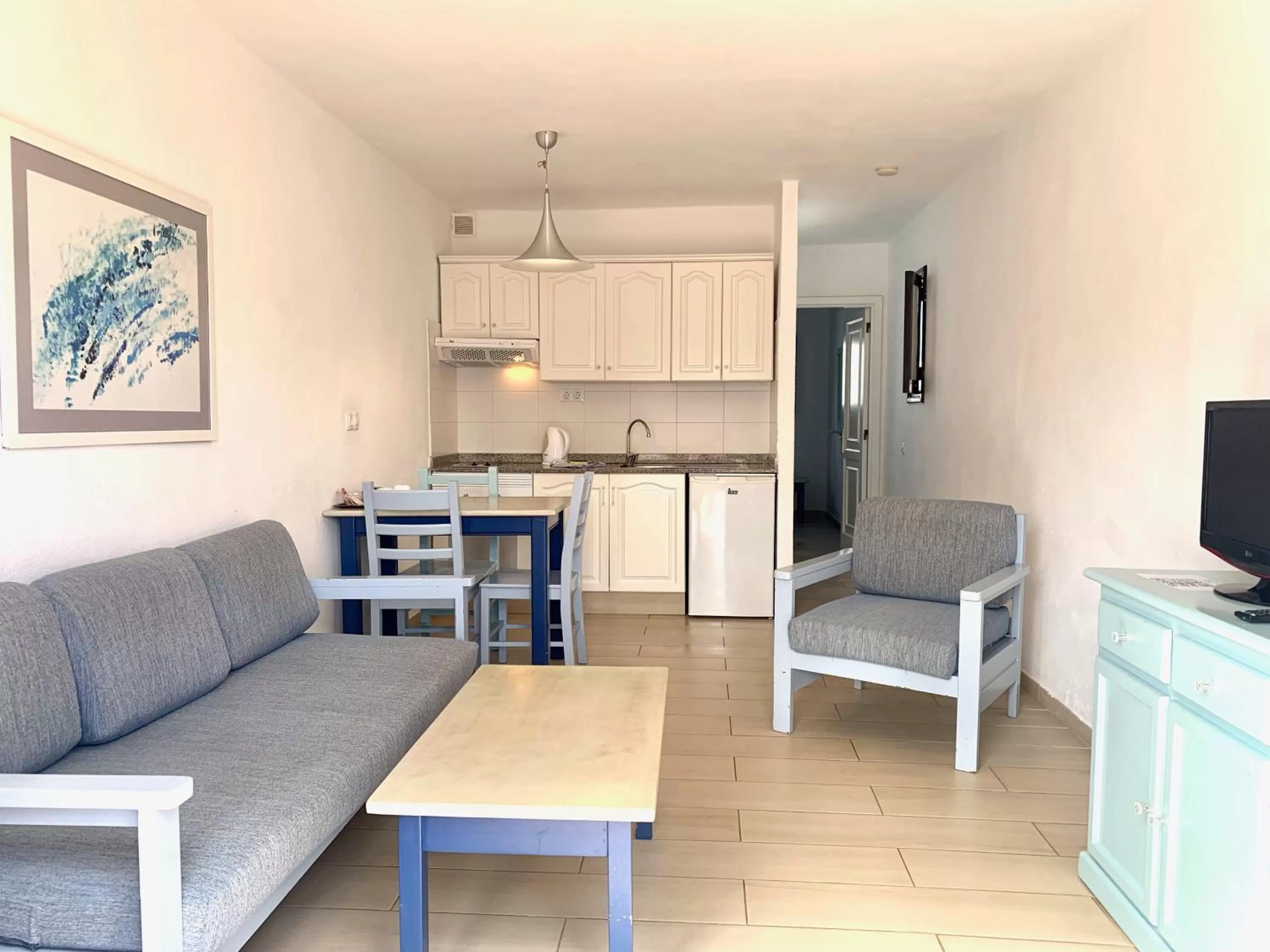 Communal lounge/ TV room in Los Tulipanes