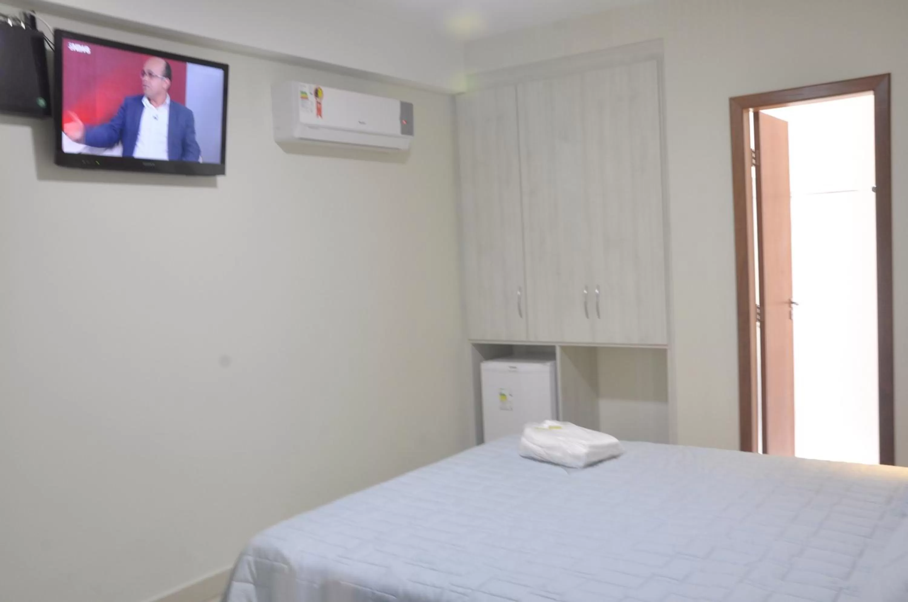 Photo of the whole room, Bed in Hotel Raio de Sol