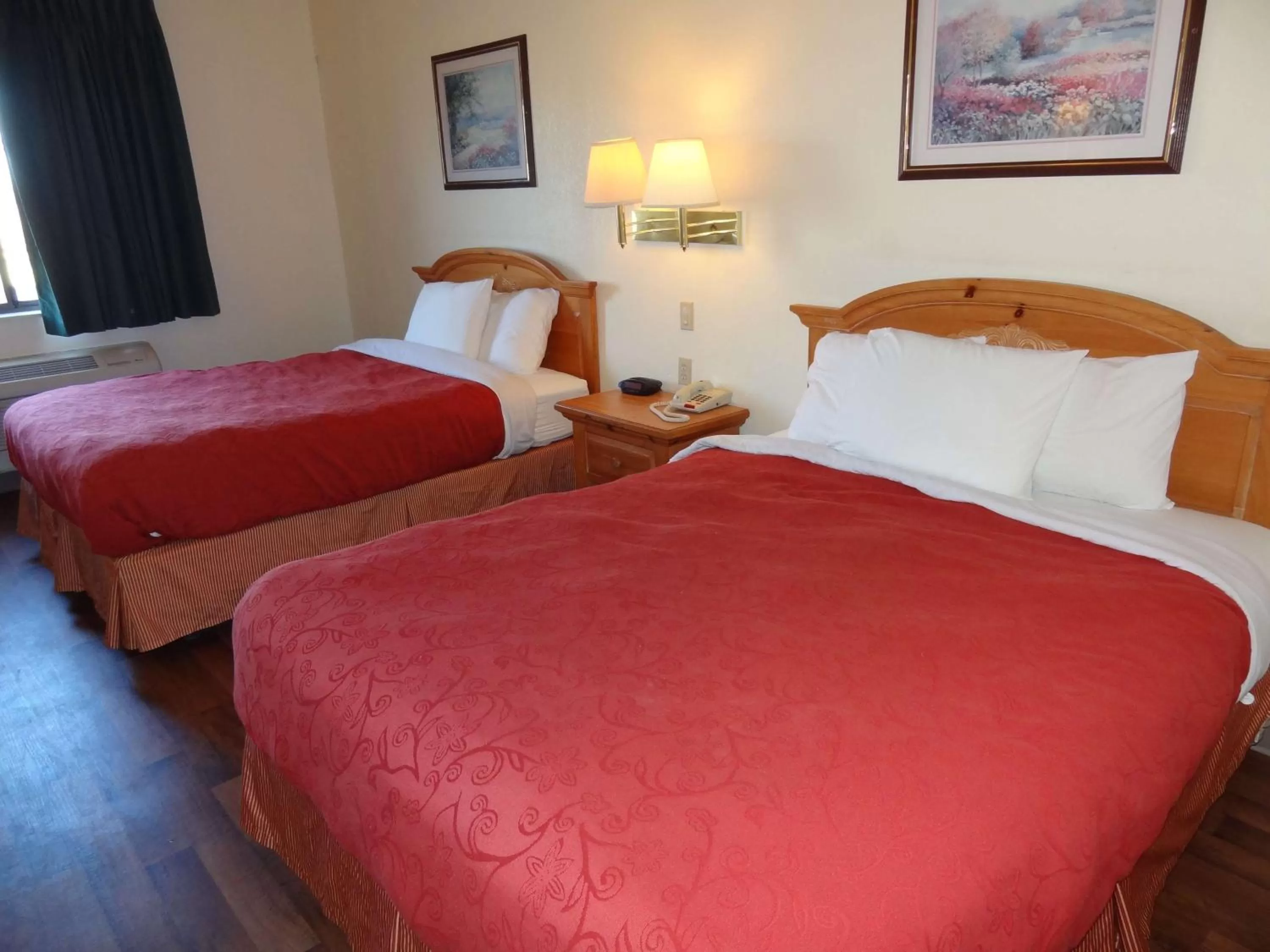 Large Double Room in Motel 6 Portland, IN