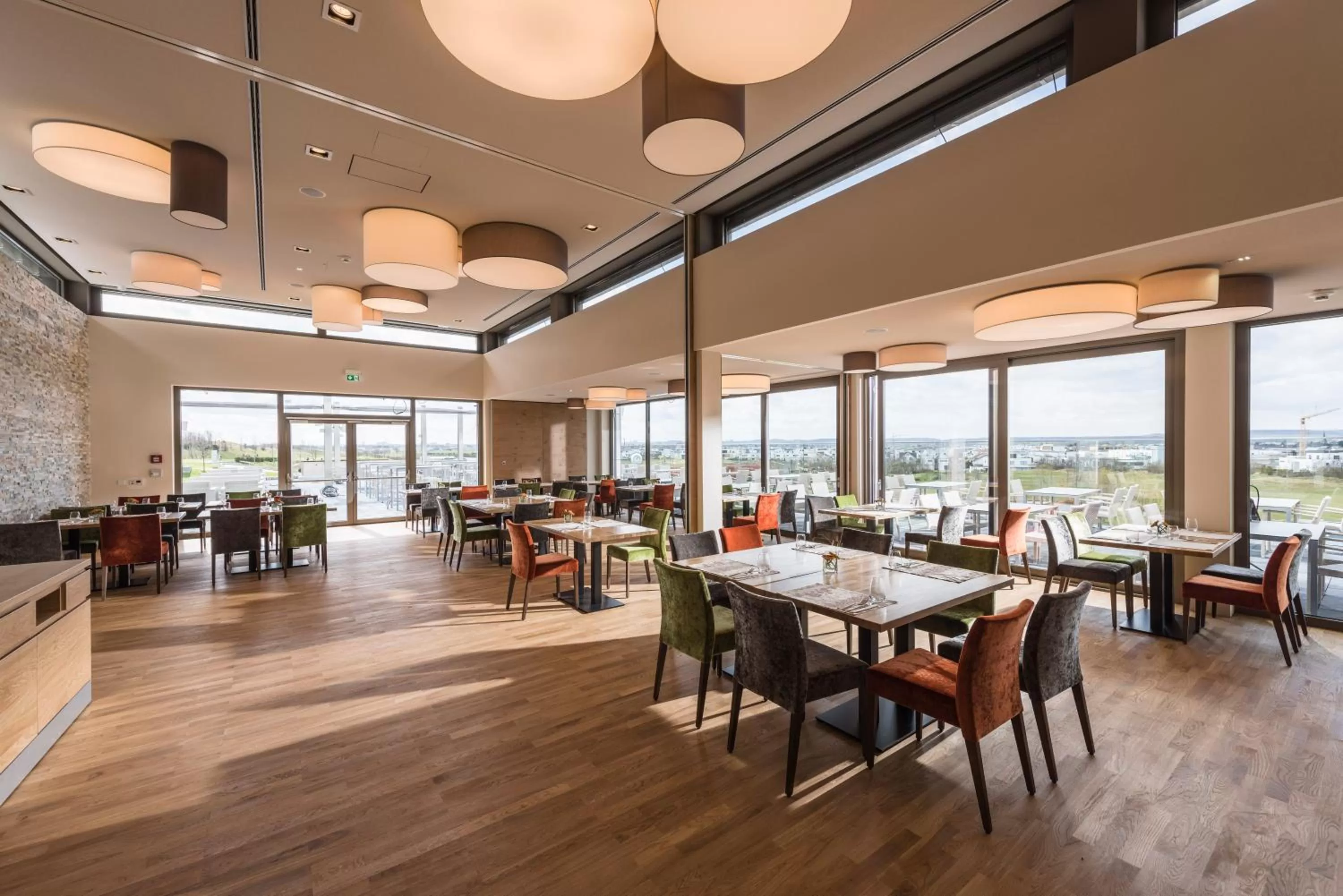 Restaurant/places to eat in Hotel TheGreen