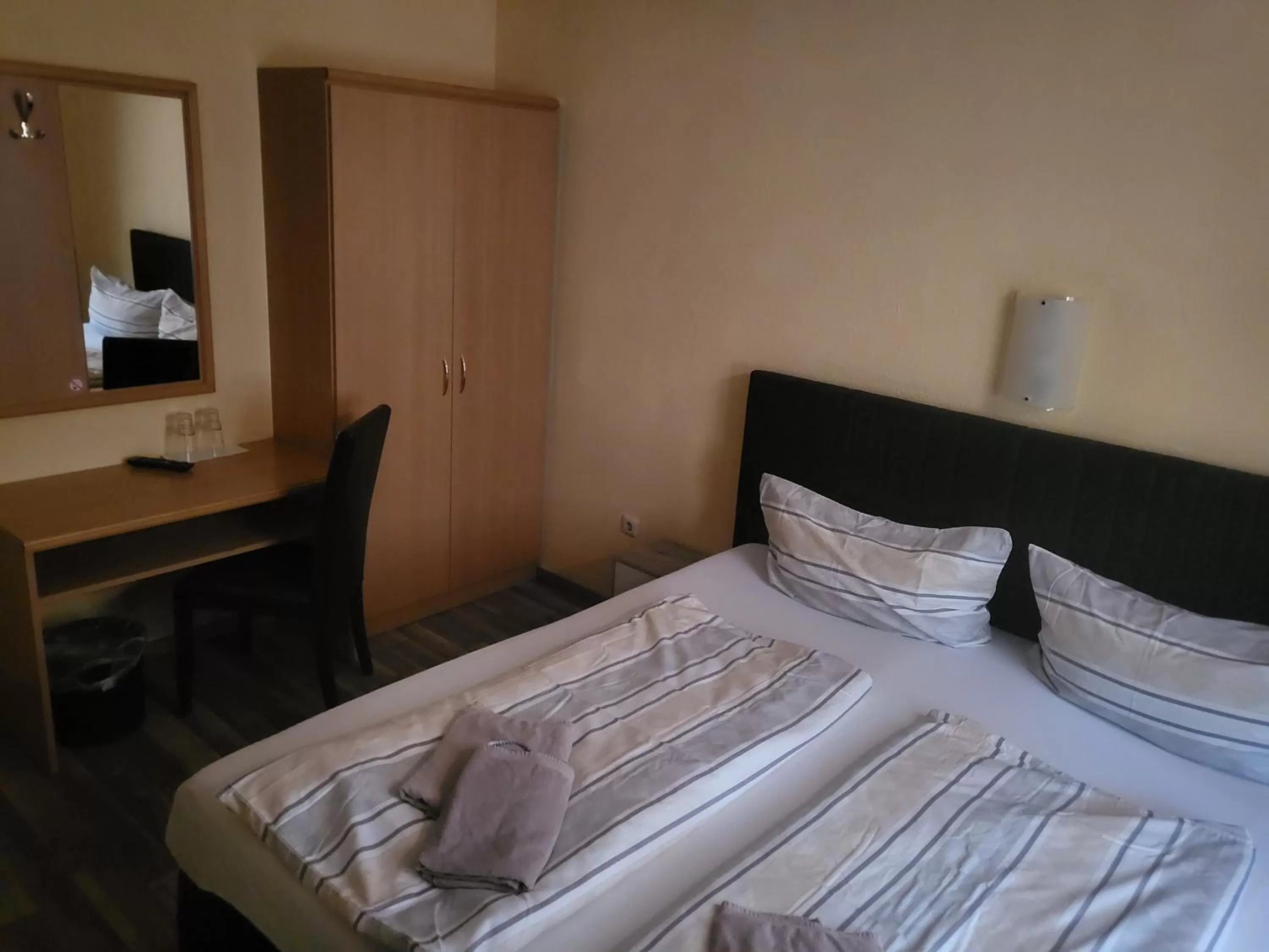 Bed in Pension Kuehnauer Hof