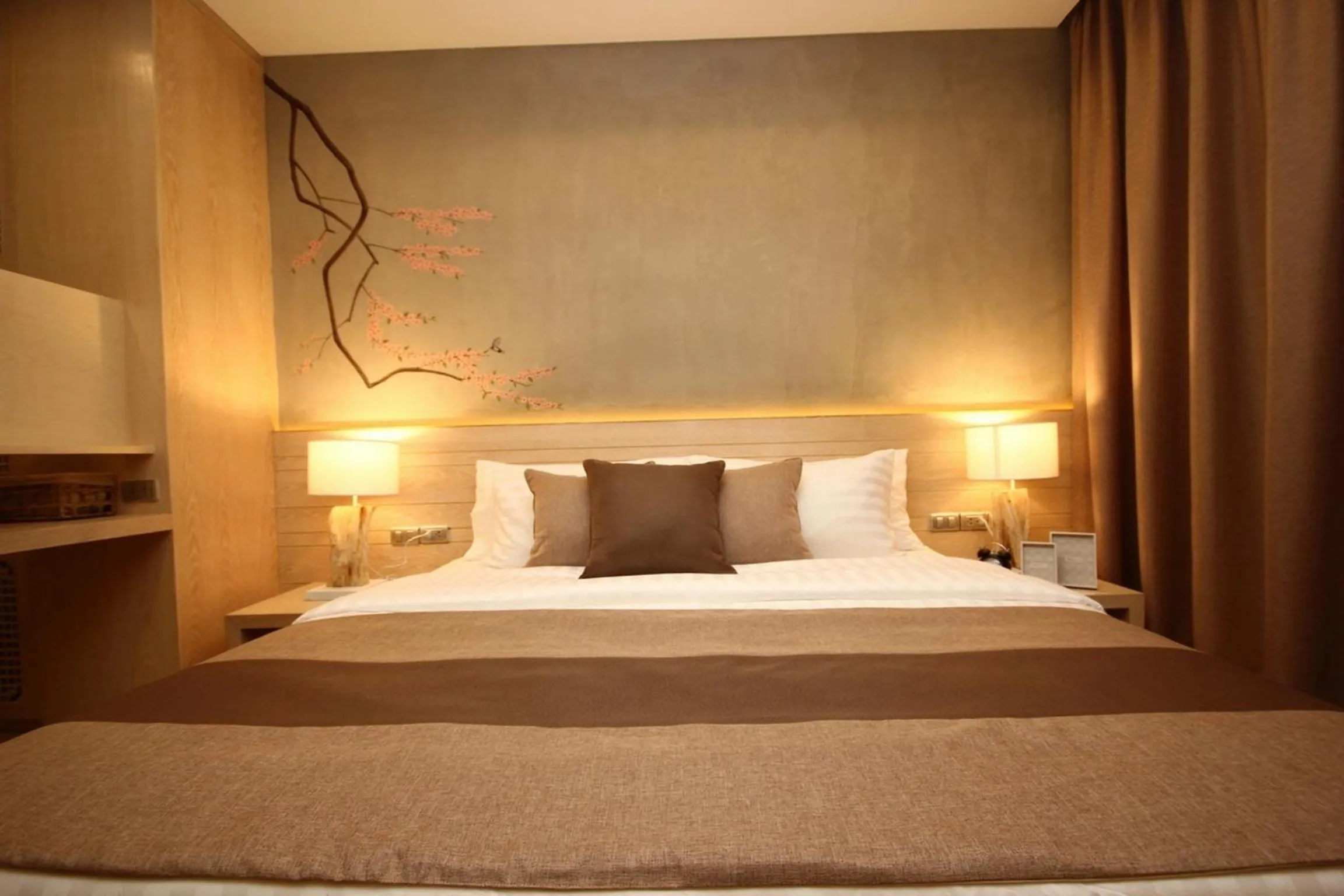 Photo of the whole room, Bed in Chu Hotel