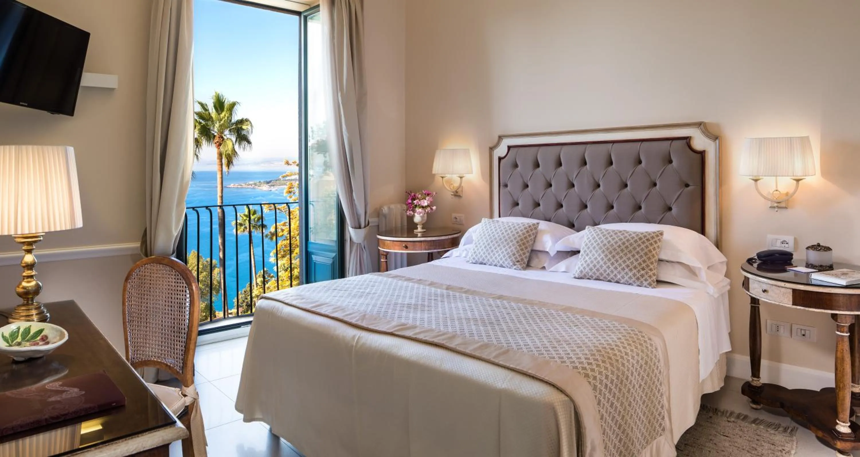 Sea view, Bed in Hotel Villa Belvedere