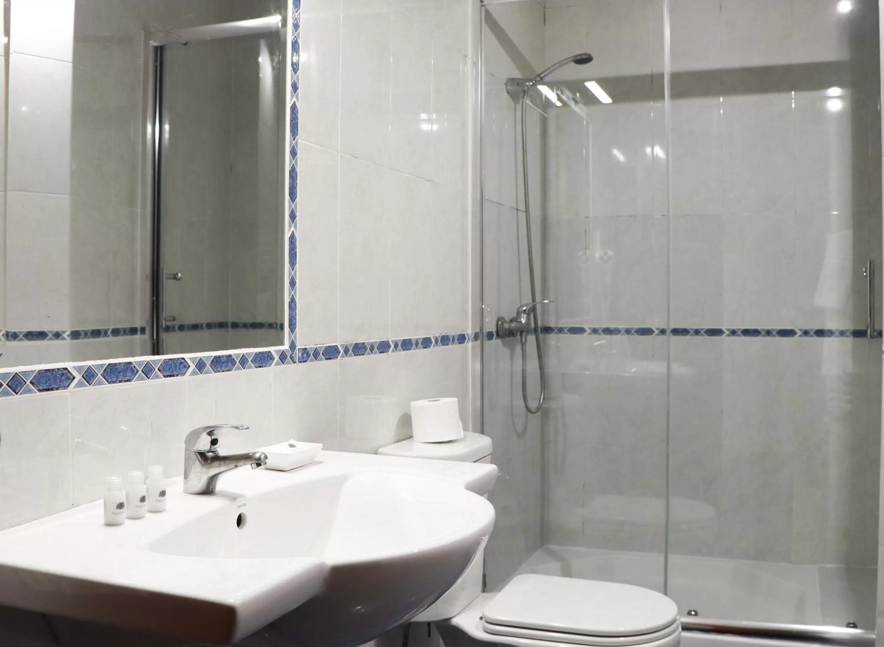 Toilet in Hotel Louro