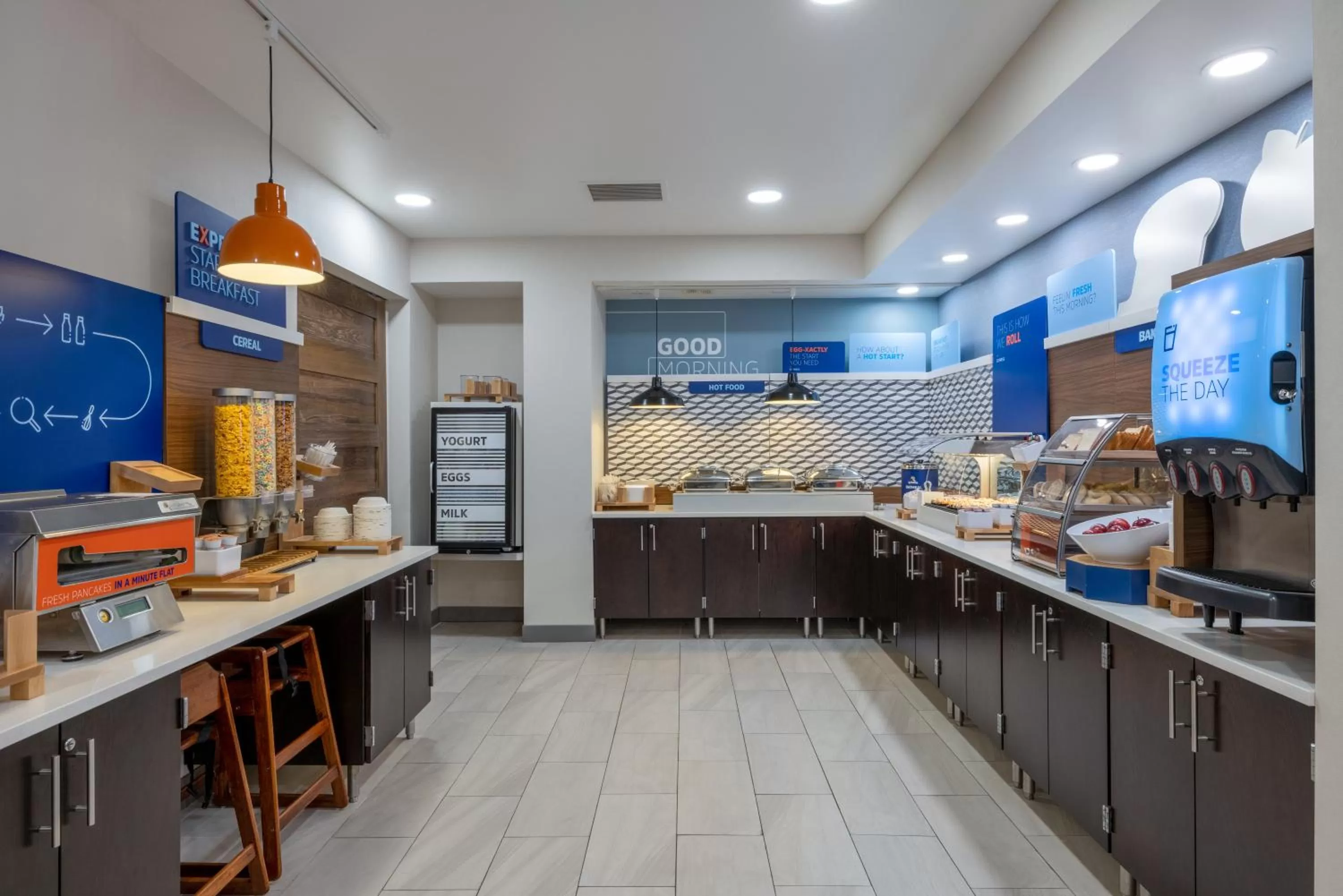 Breakfast in Holiday Inn Express Rochester South - Mayo Area by IHG