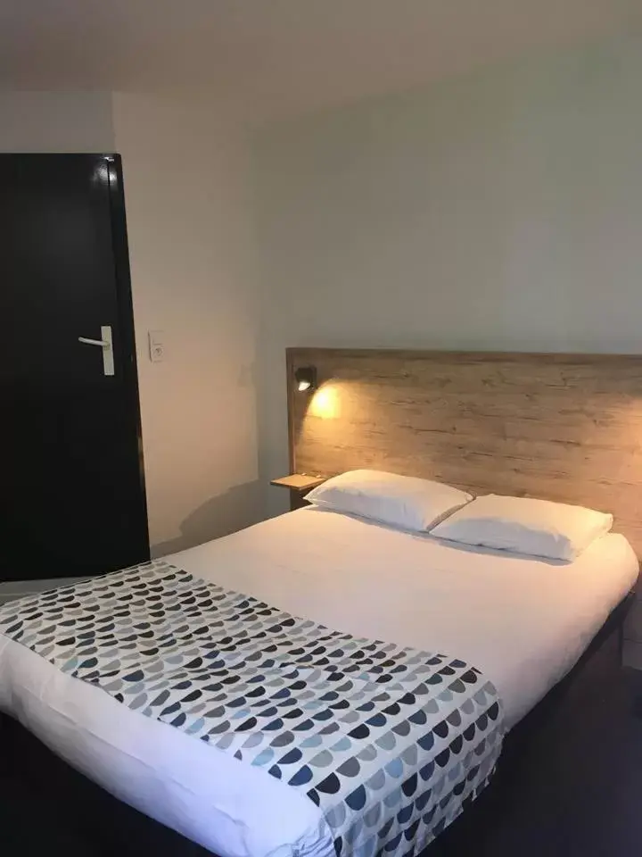 Double Room - single occupancy in my HOTEL Bordeaux Double Room - single occupancy in my HOTEL Bordeaux