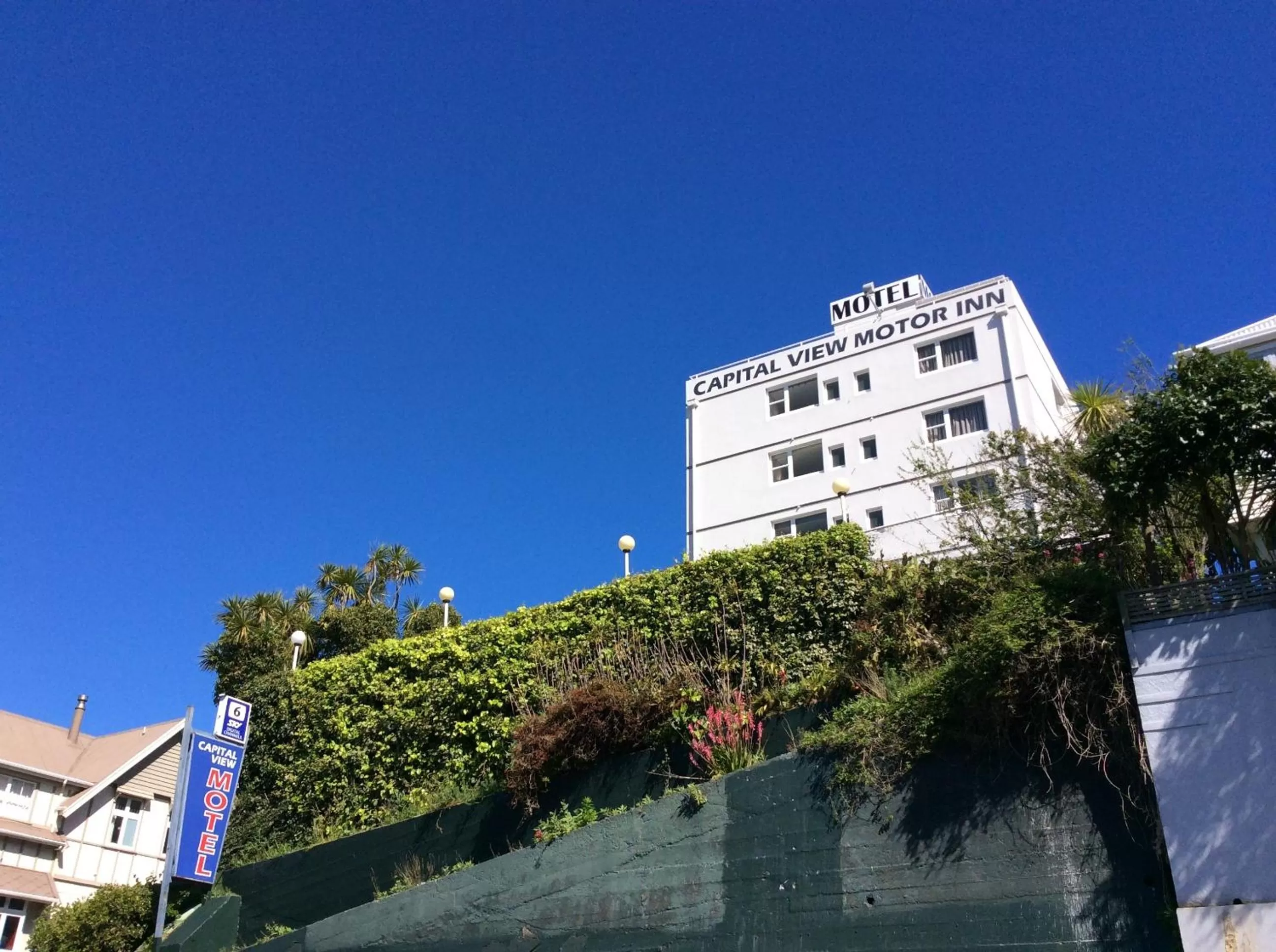 Facade/entrance in Capital View Motor Inn - Free Parking