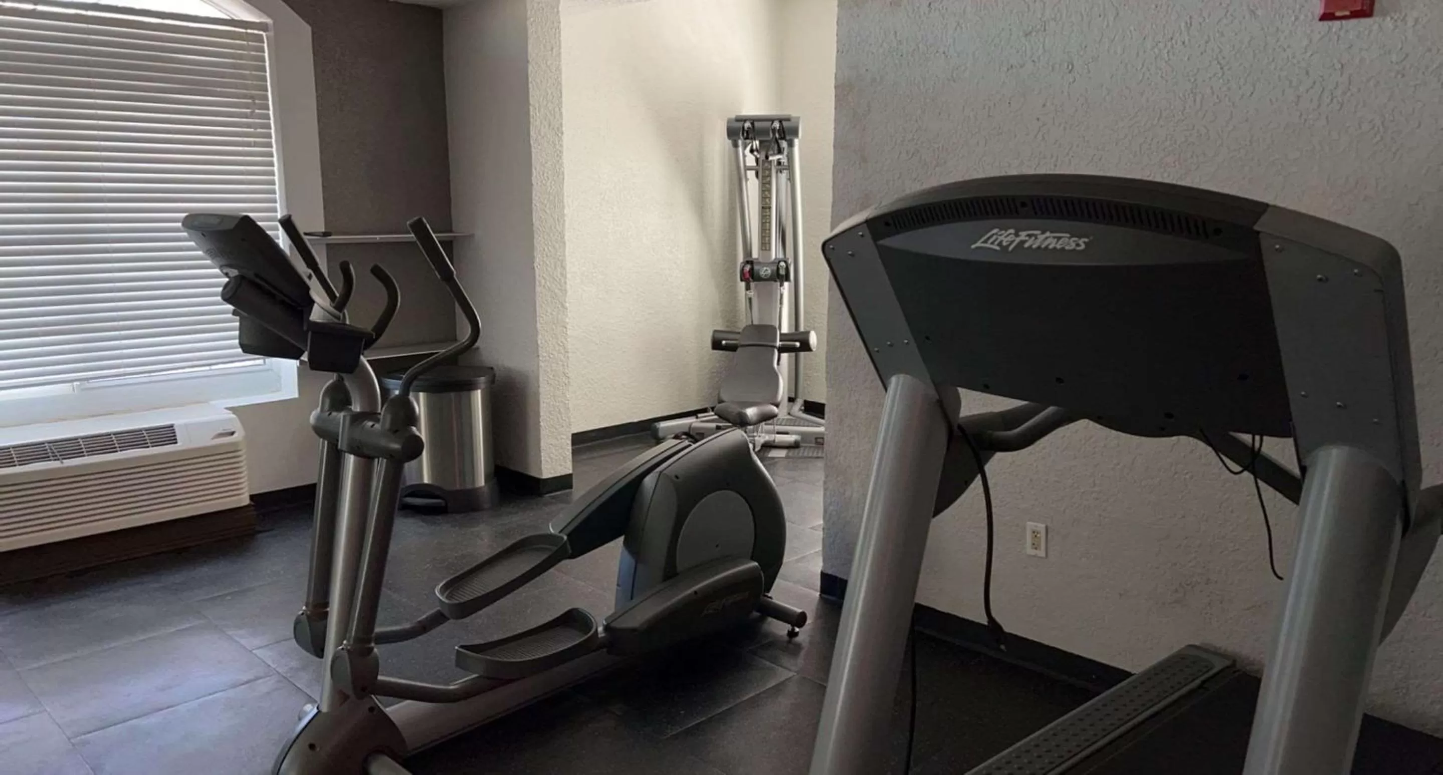 Fitness centre/facilities in SureStay Plus Hotel by Best Western Vero Beach