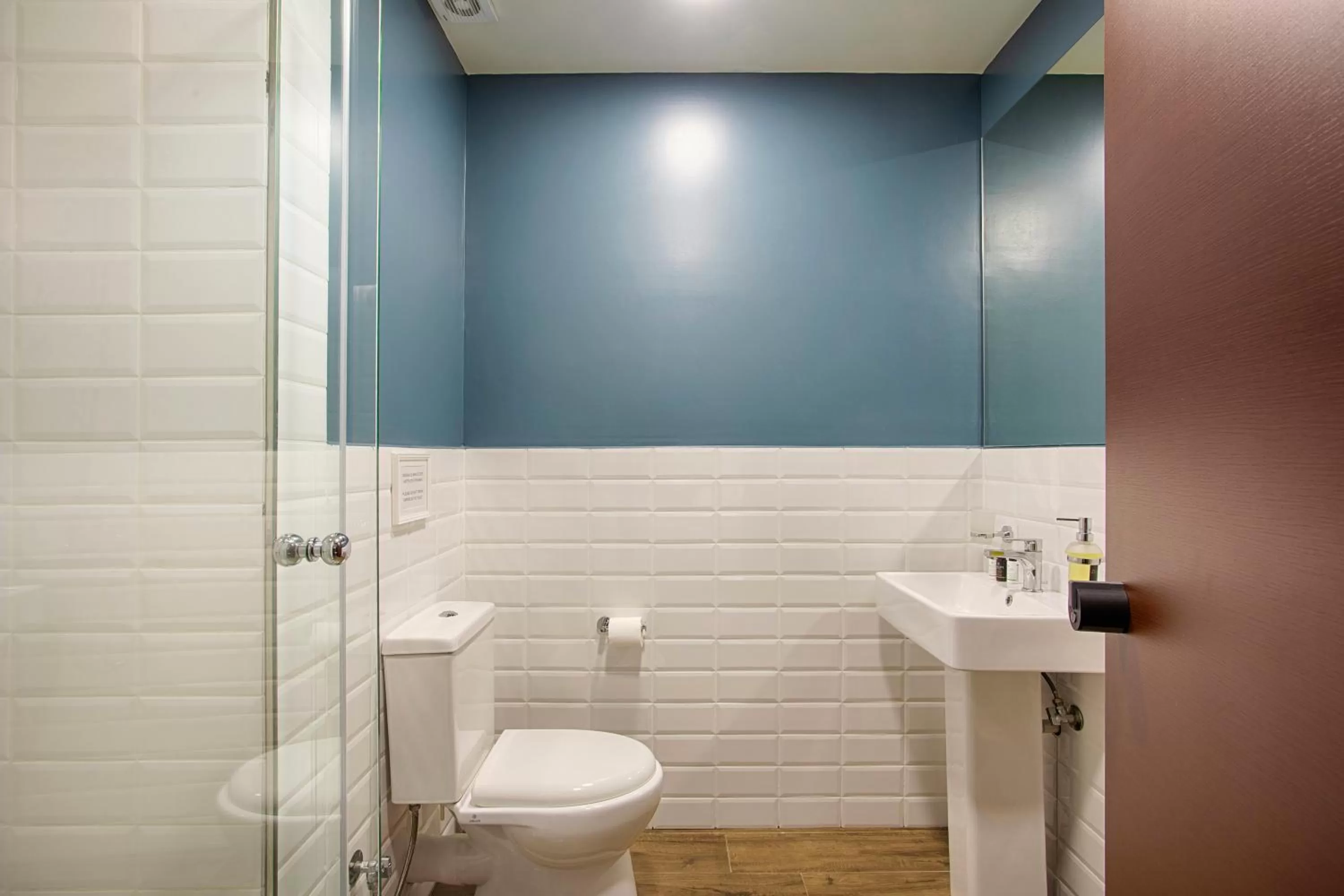 Bathroom in Athens21