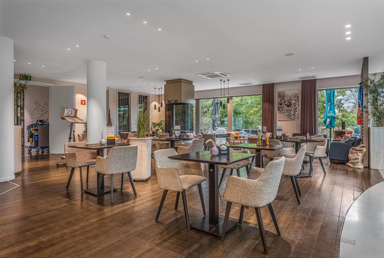 Restaurant/places to eat in Velotel Brugge