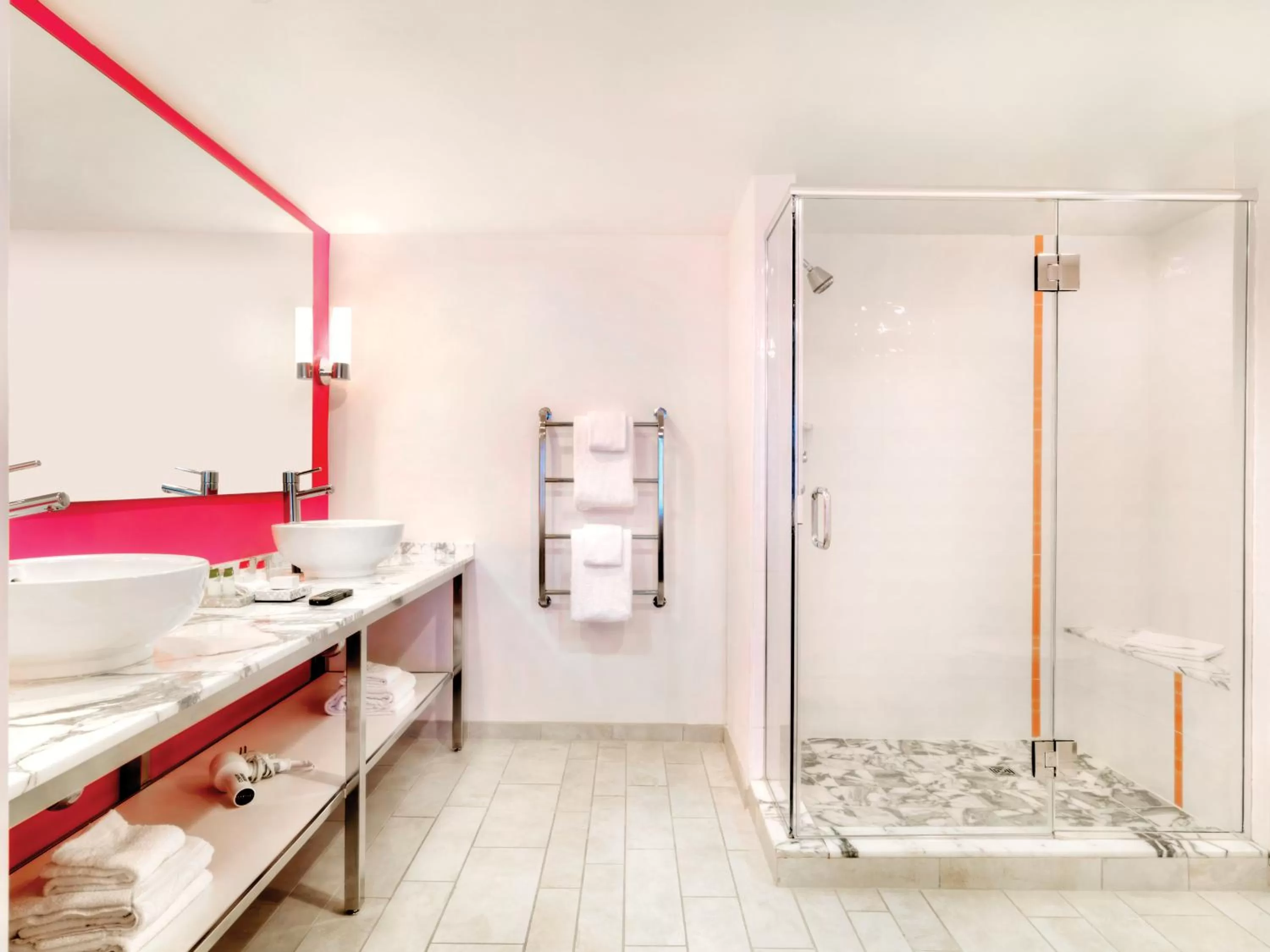 Cosmopolitan Suite, 1 King, High Roller View in Paris Las Vegas Hotel & Casino