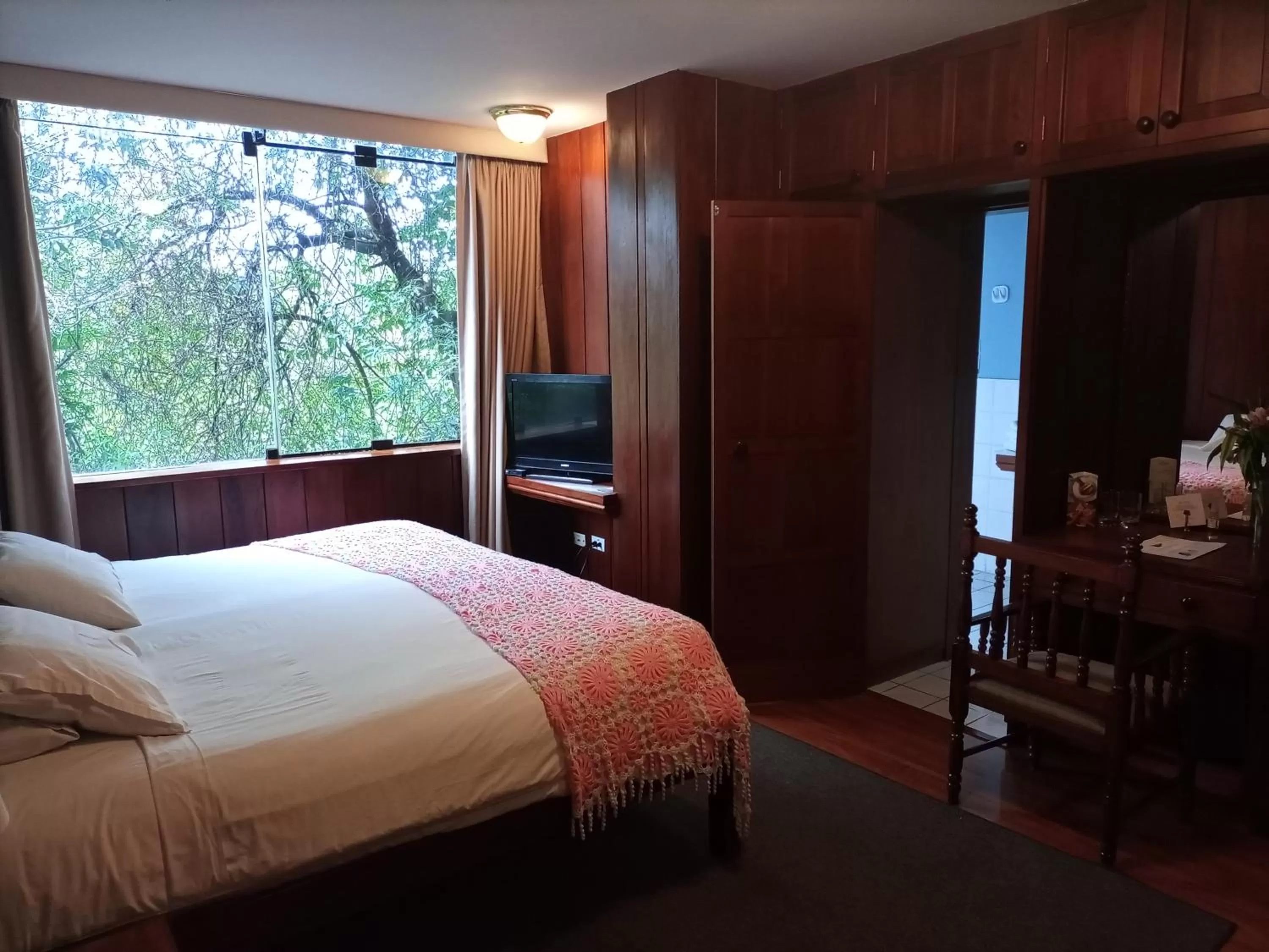 Bed in Hotel Victoria