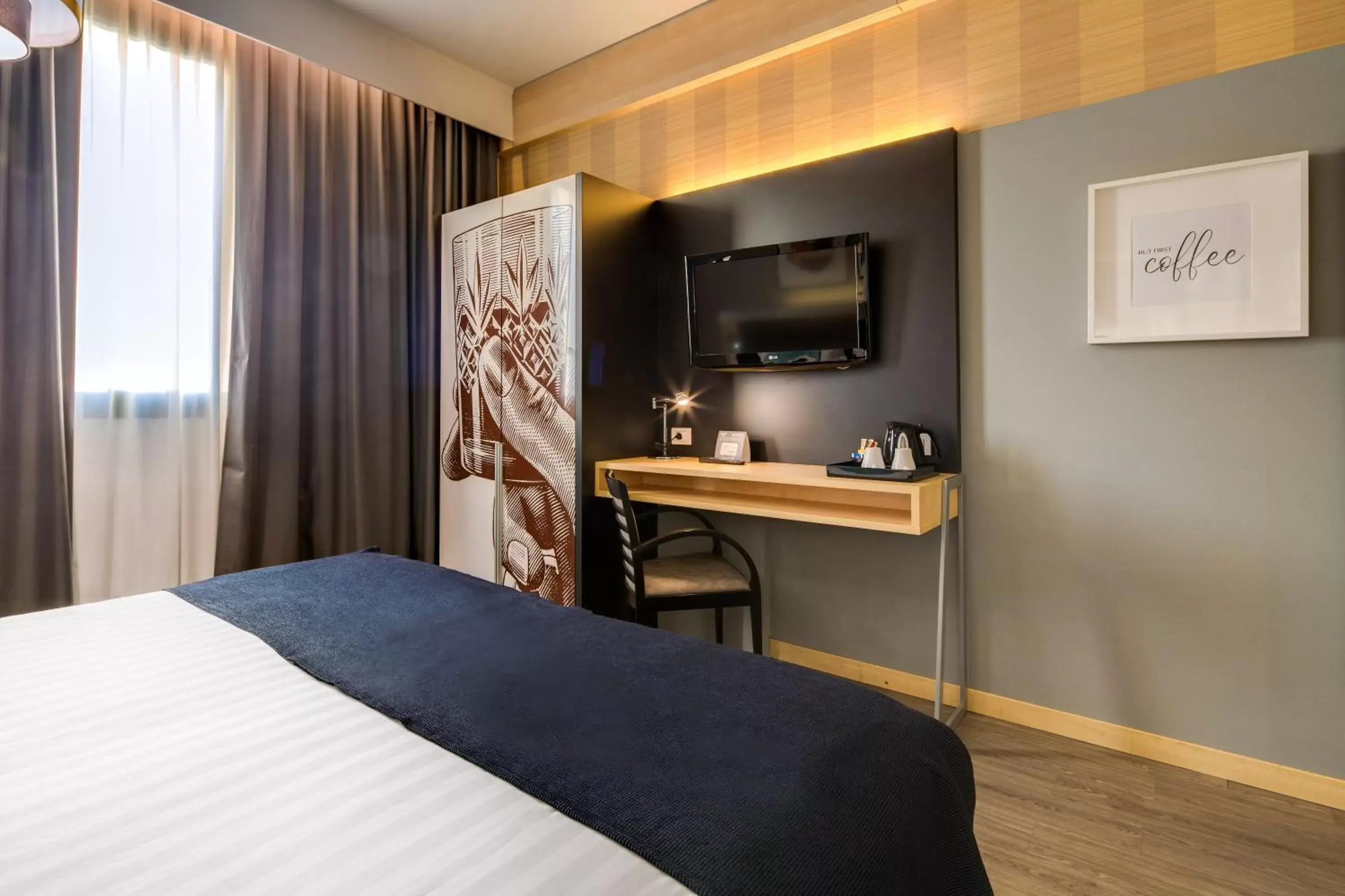 Standard Double Room - Disability Access in Holiday Inn Bologna - Fiera by IHG Standard Double Room - Disability Access in Holiday Inn Bologna - Fiera by IHG
