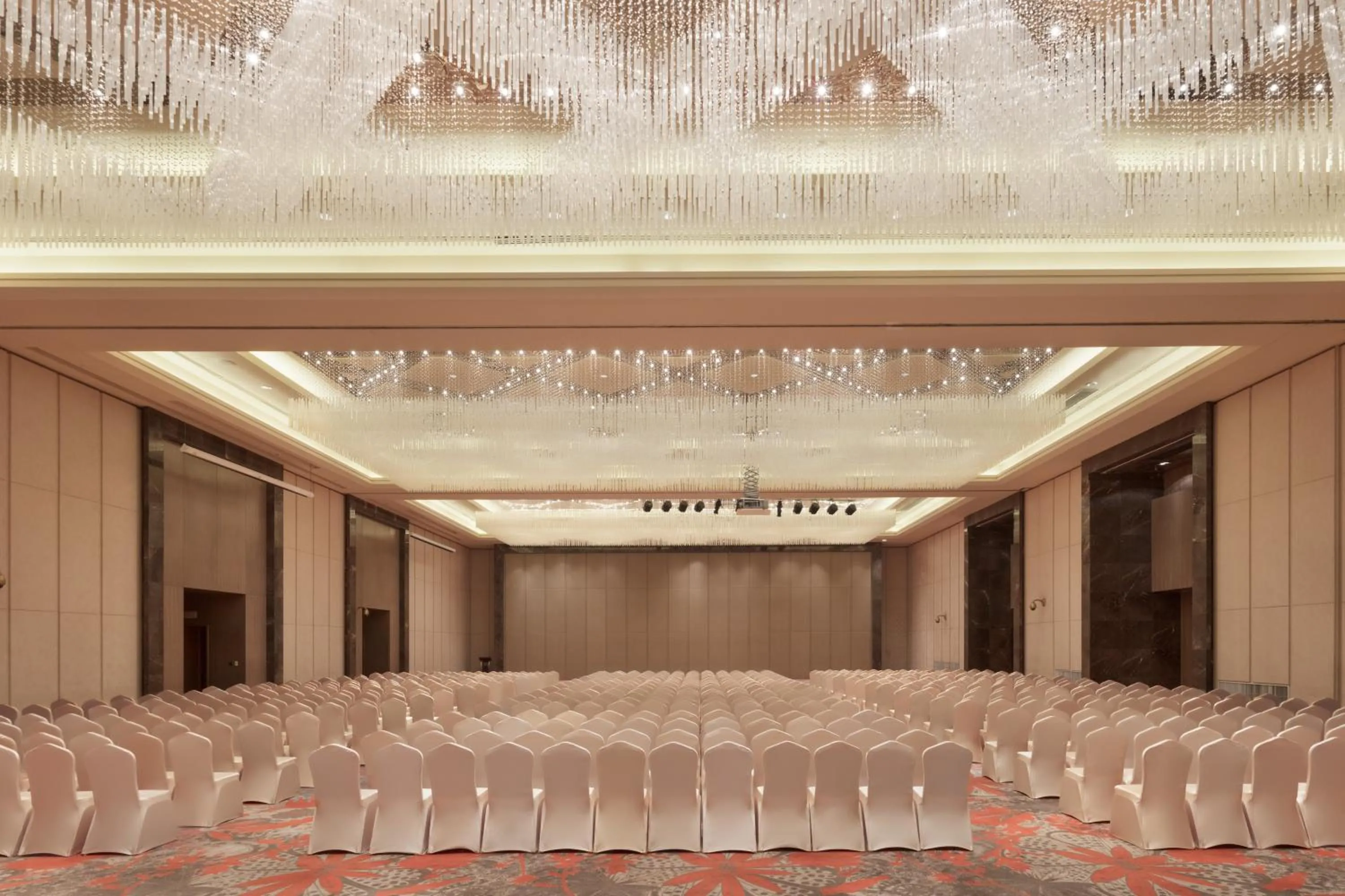 Banquet/Function facilities in Crowne Plaza Xuzhou Dalong Lake by IHG