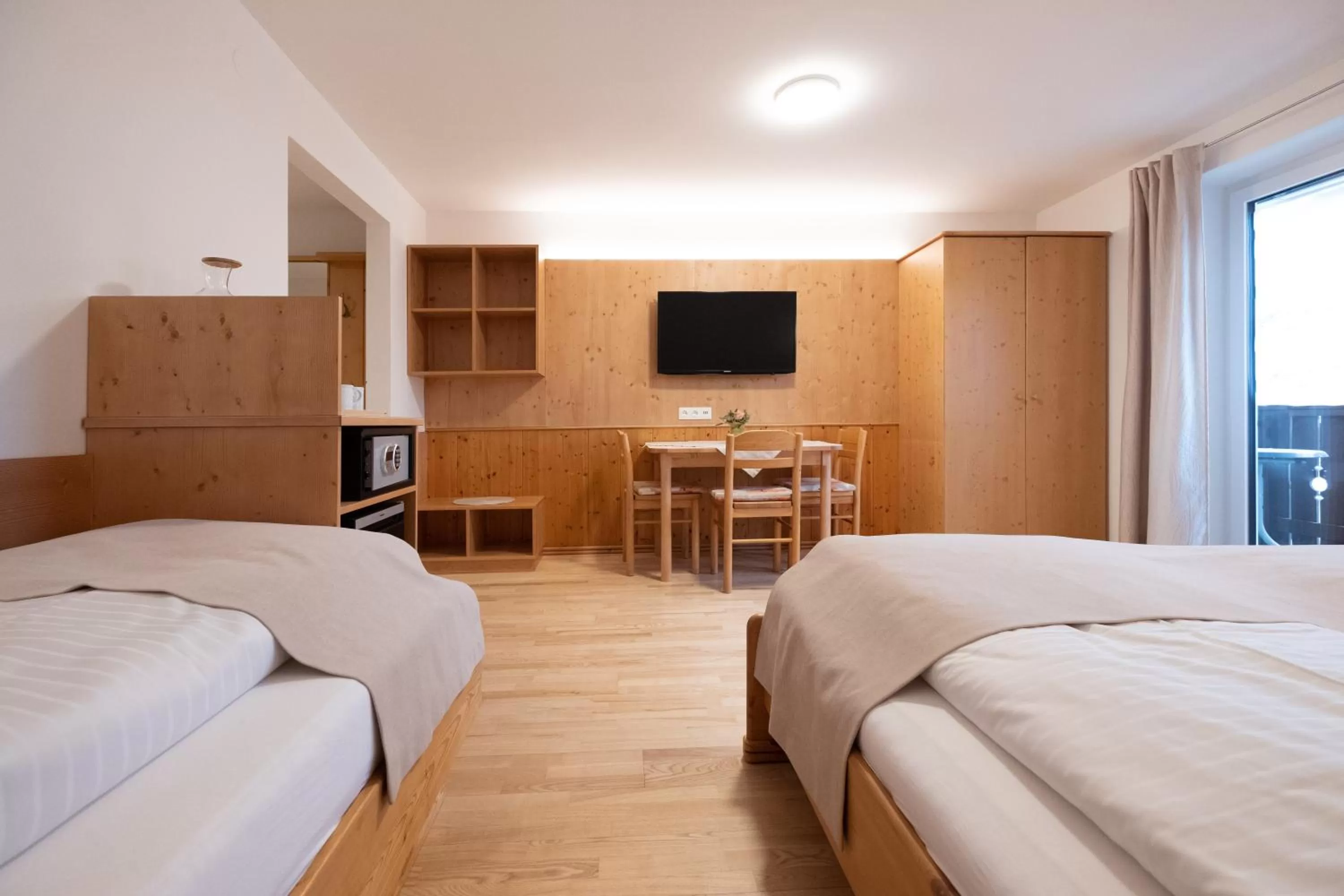 Photo of the whole room, Bed in Santner, Hotel