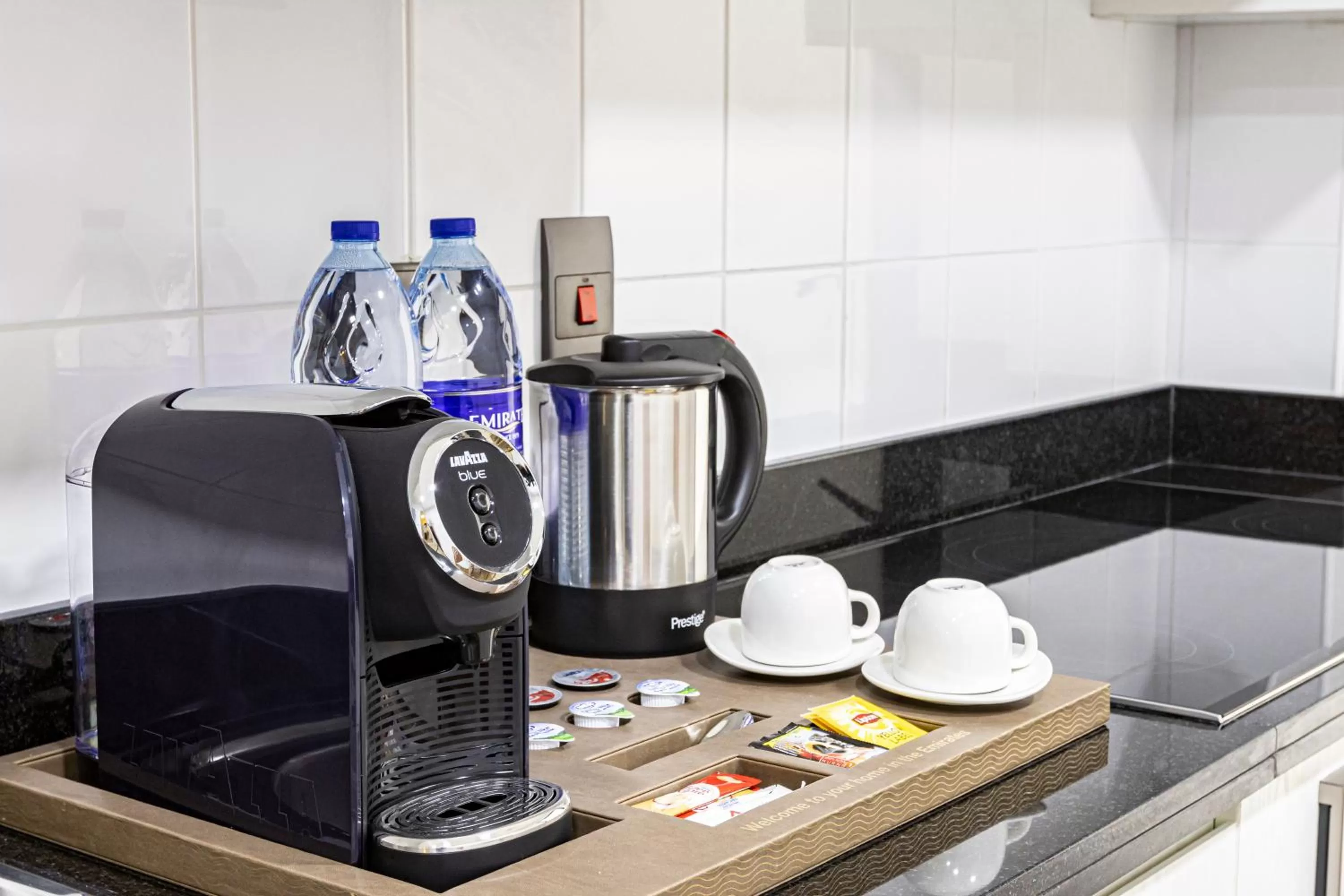 Coffee/tea facilities in Golden Sands Suites