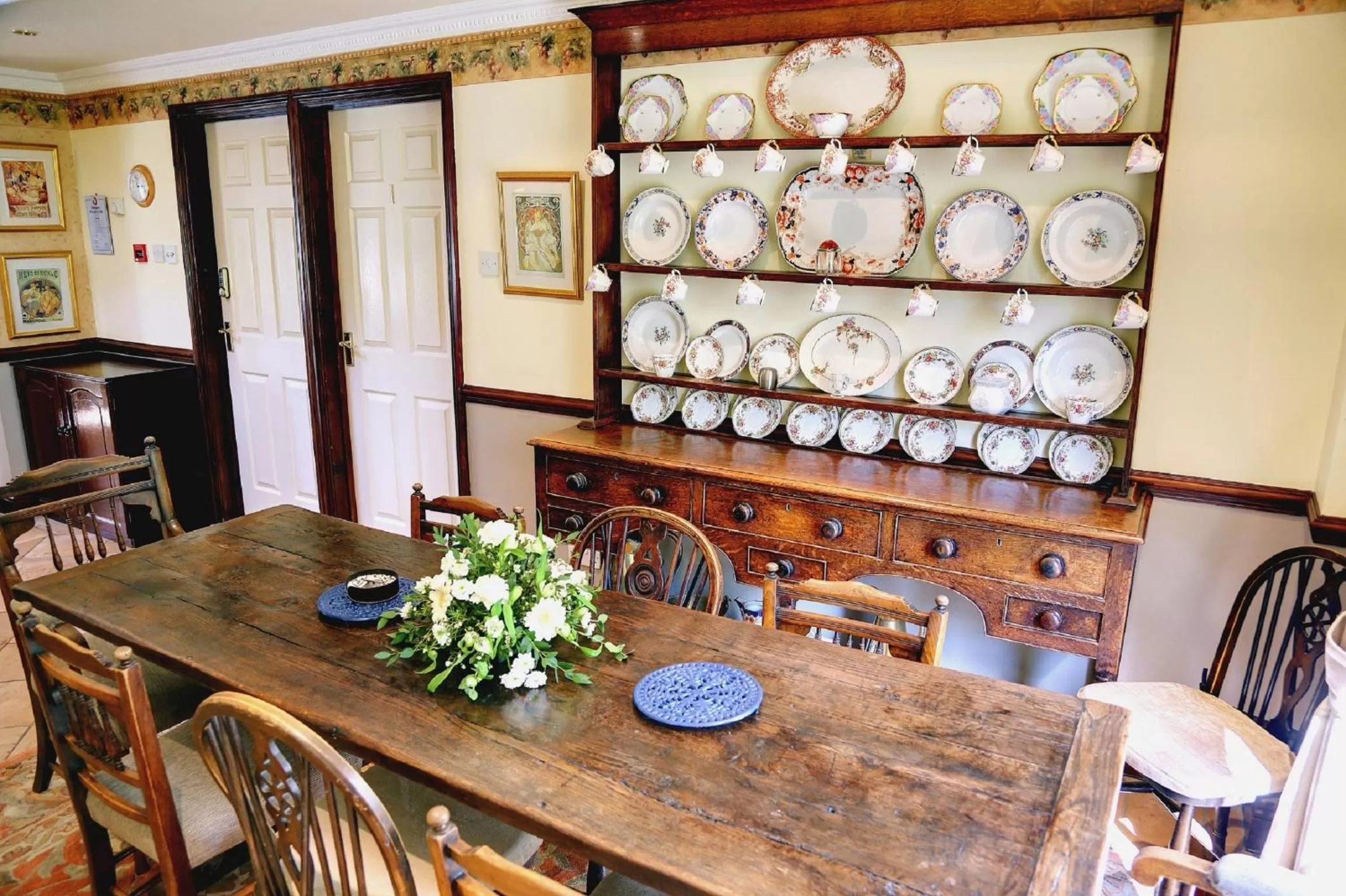 Lounge or bar in The Stanwick Hotel