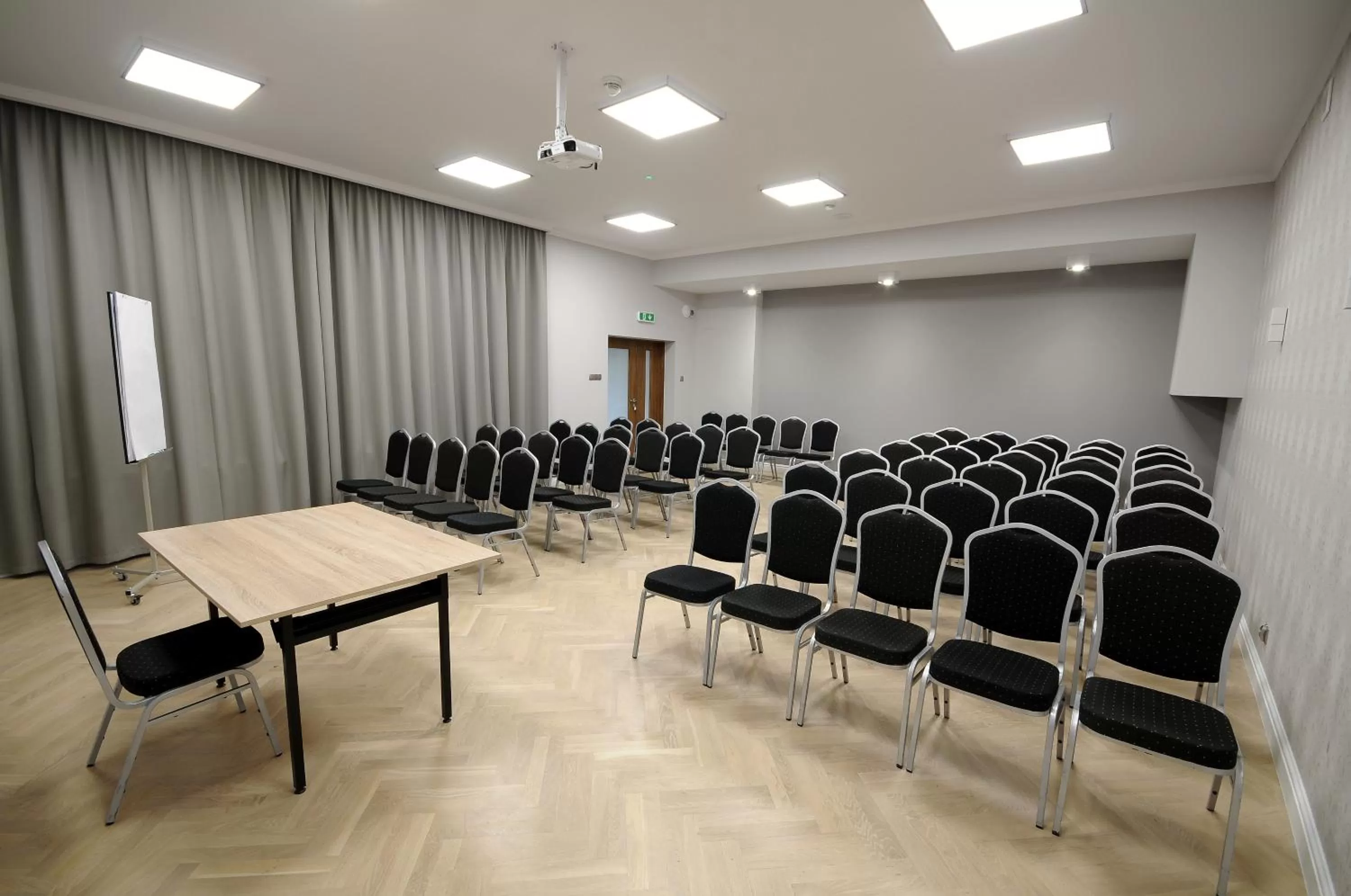 Business facilities in Hotel Gem