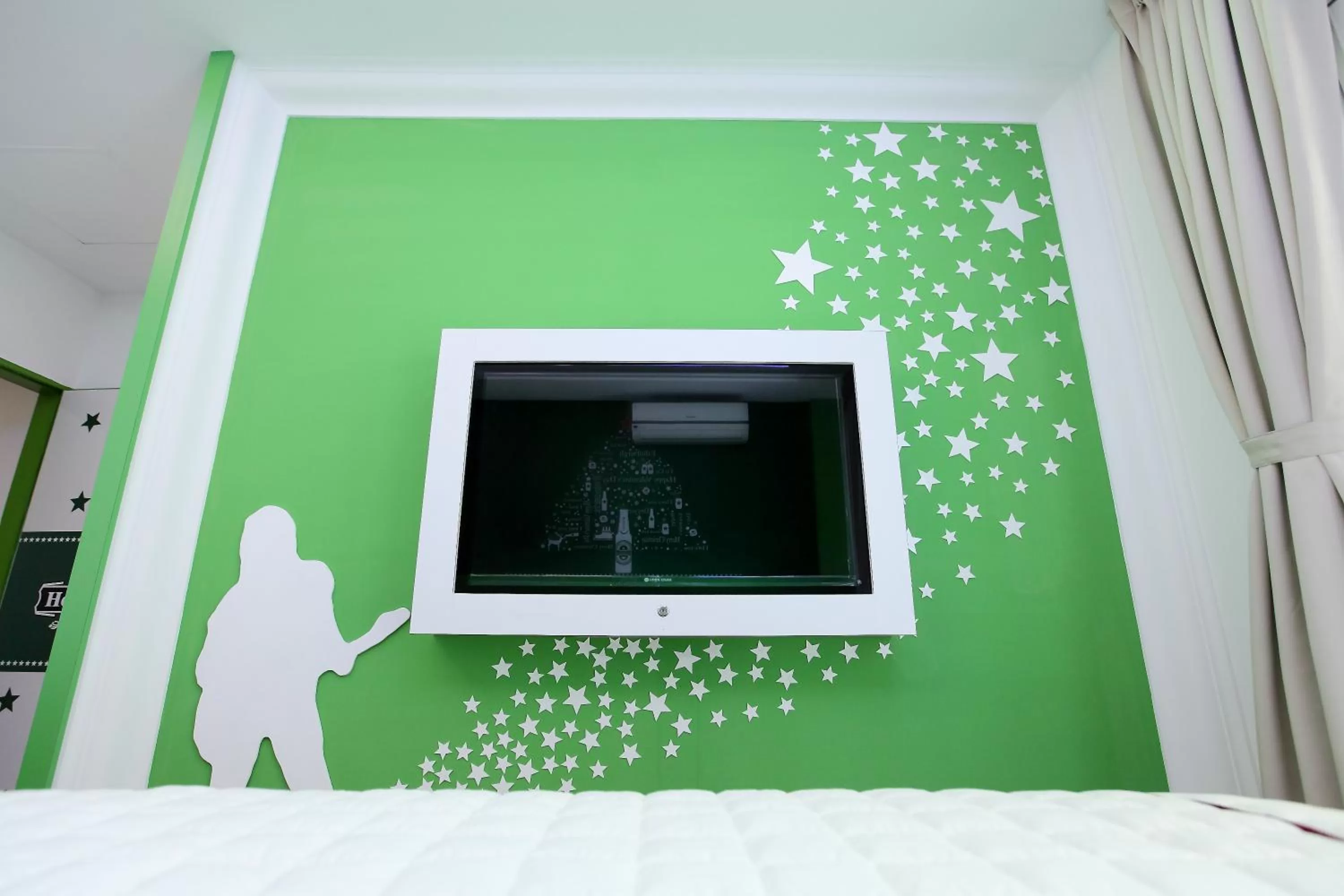 Decorative detail, Bed in Edinburgh 16 Inn