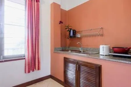 Kitchen or kitchenette in Palm Village