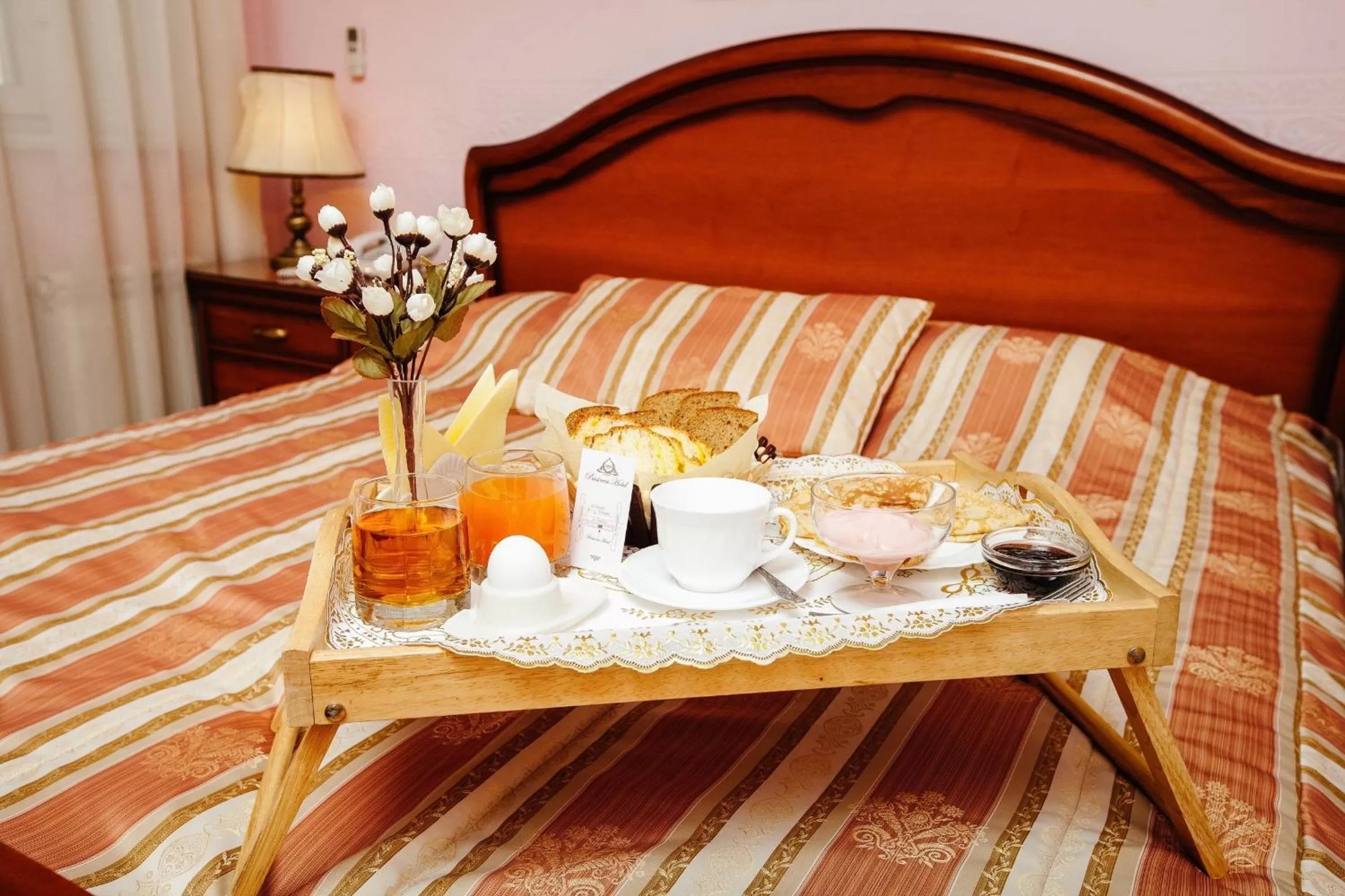 Continental breakfast, Breakfast in Business Hotel