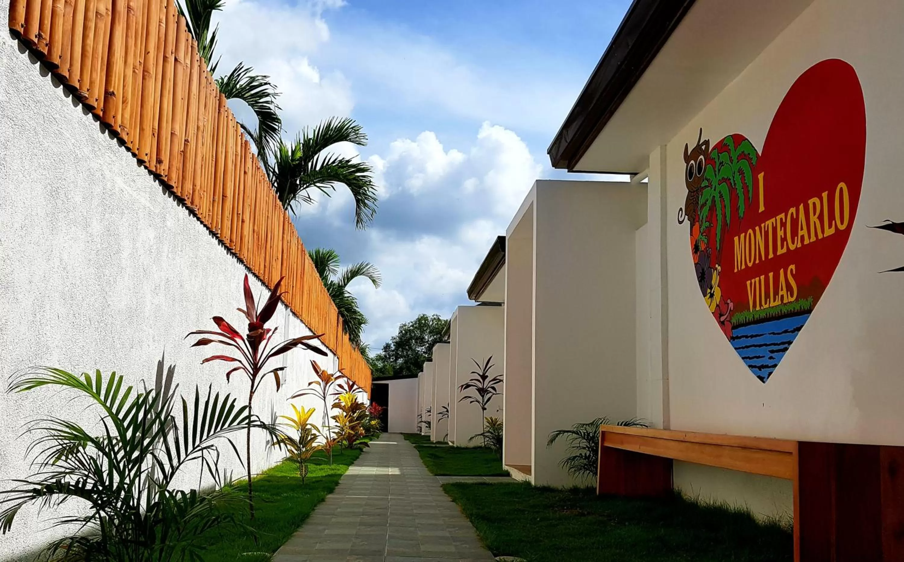 Facade/entrance in Montecarlo Villas Panglao