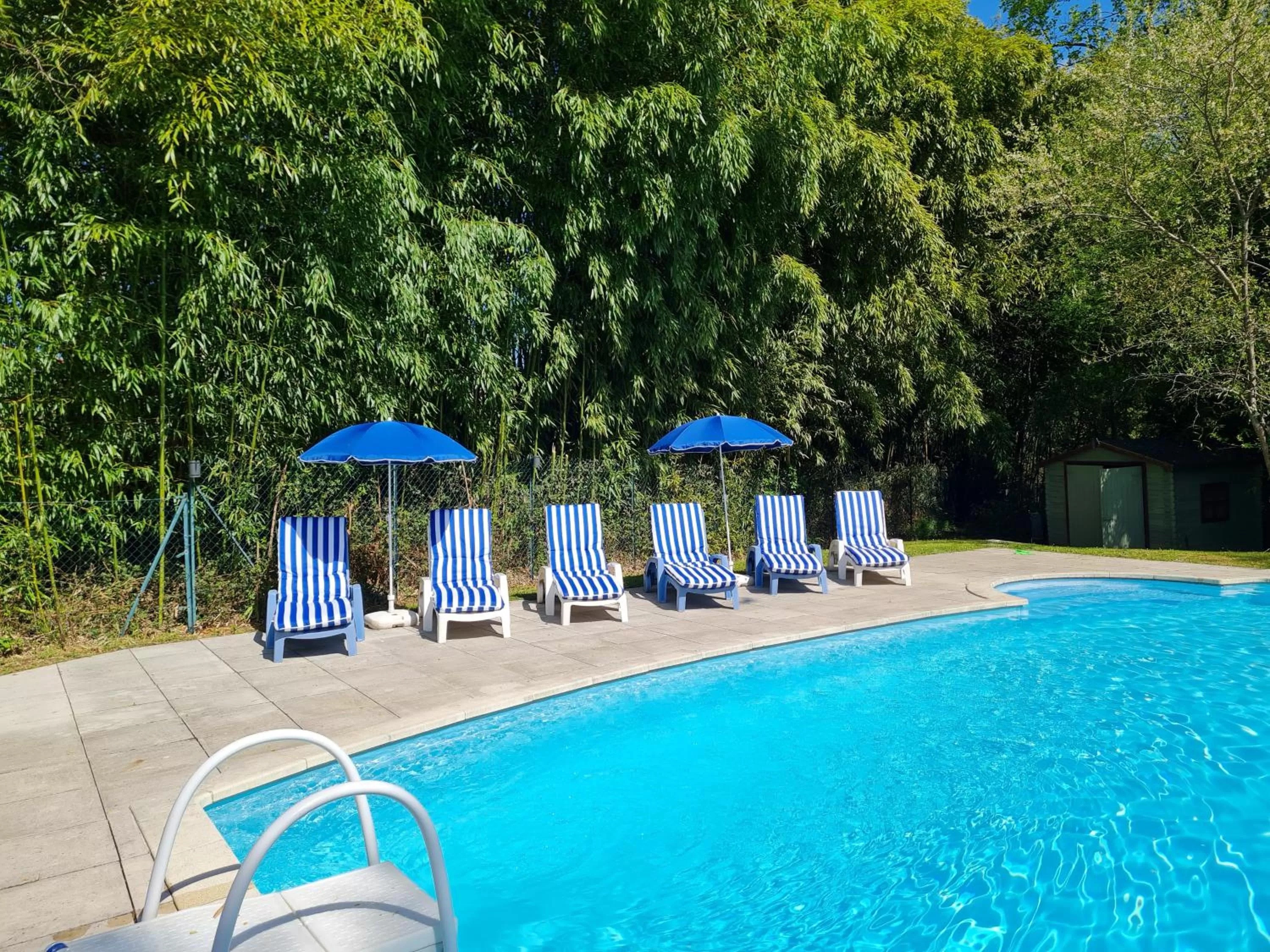 Swimming Pool in Fleur de Lys