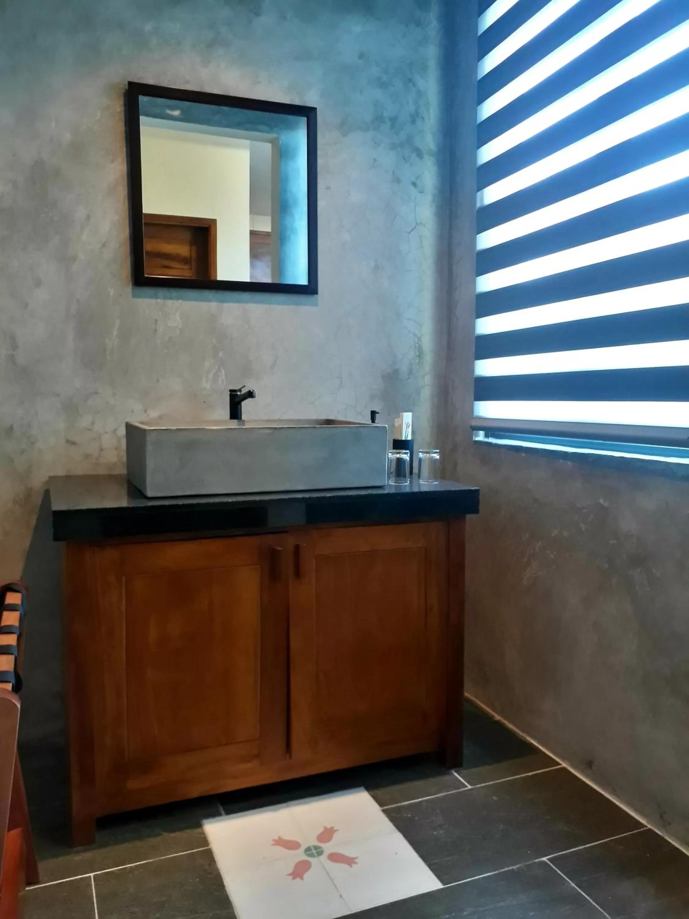 Bedroom in Pink Tulip Hoi An