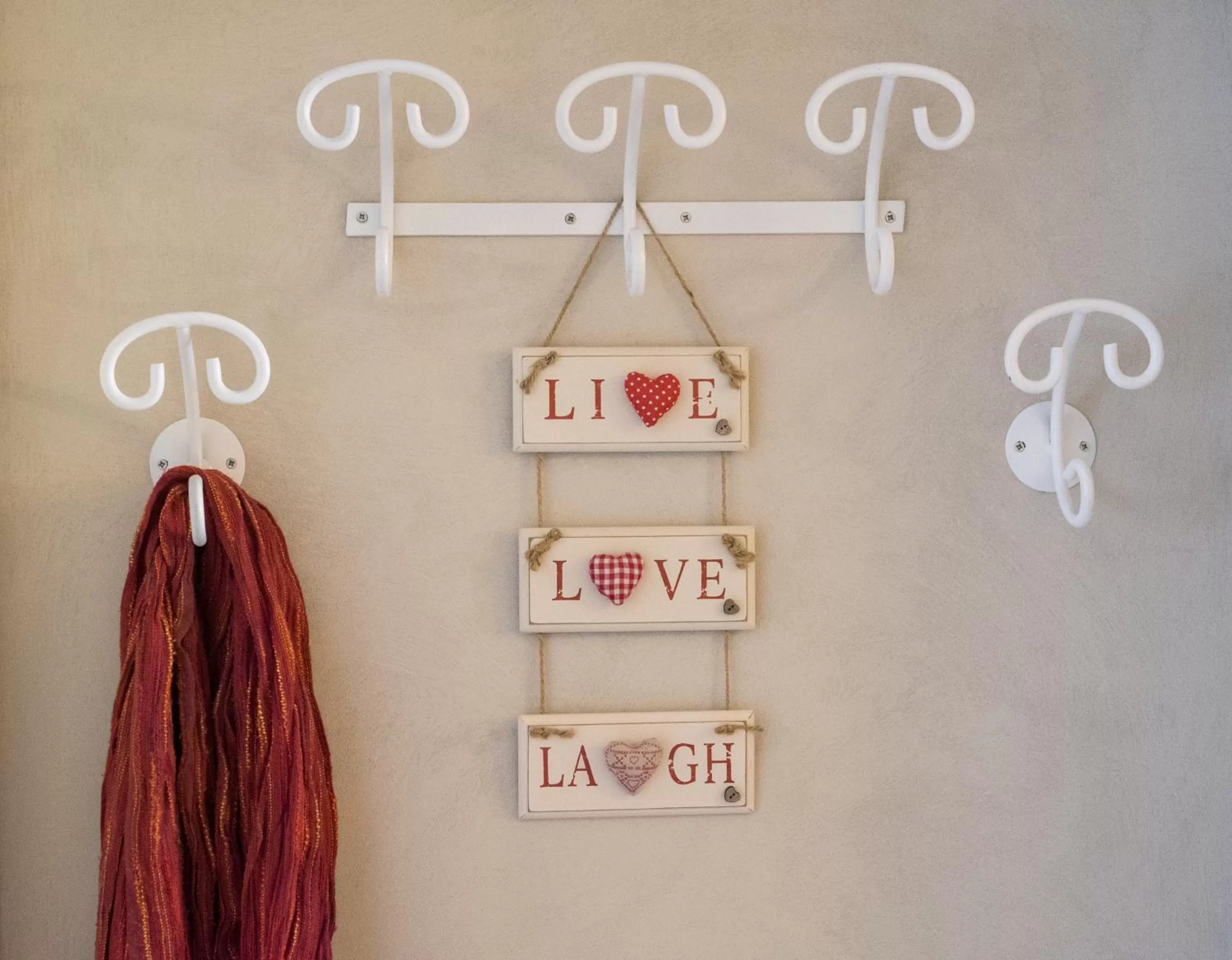 Decorative detail in RossoCorallo B&B