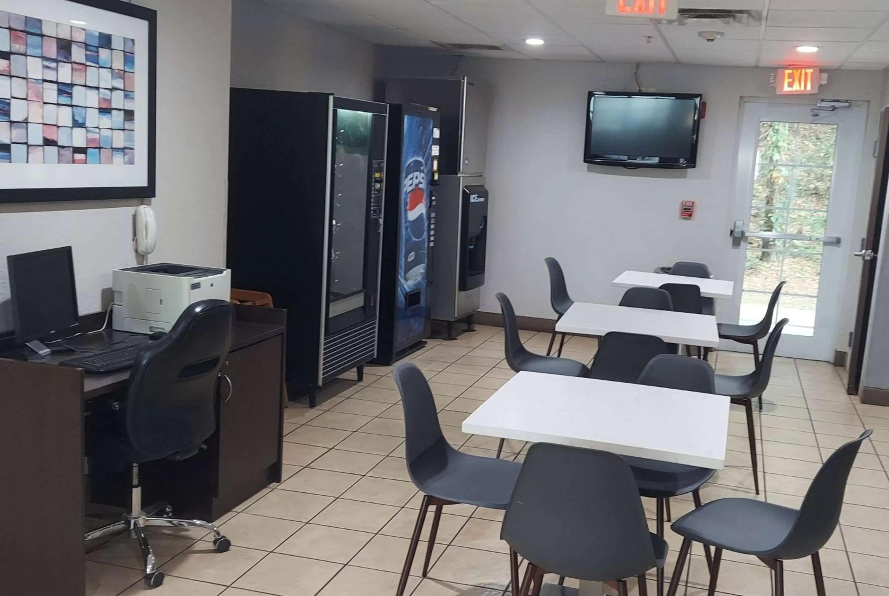 Restaurant/places to eat in Microtel Inn & Suites by Wyndham Hoover/Birmingham