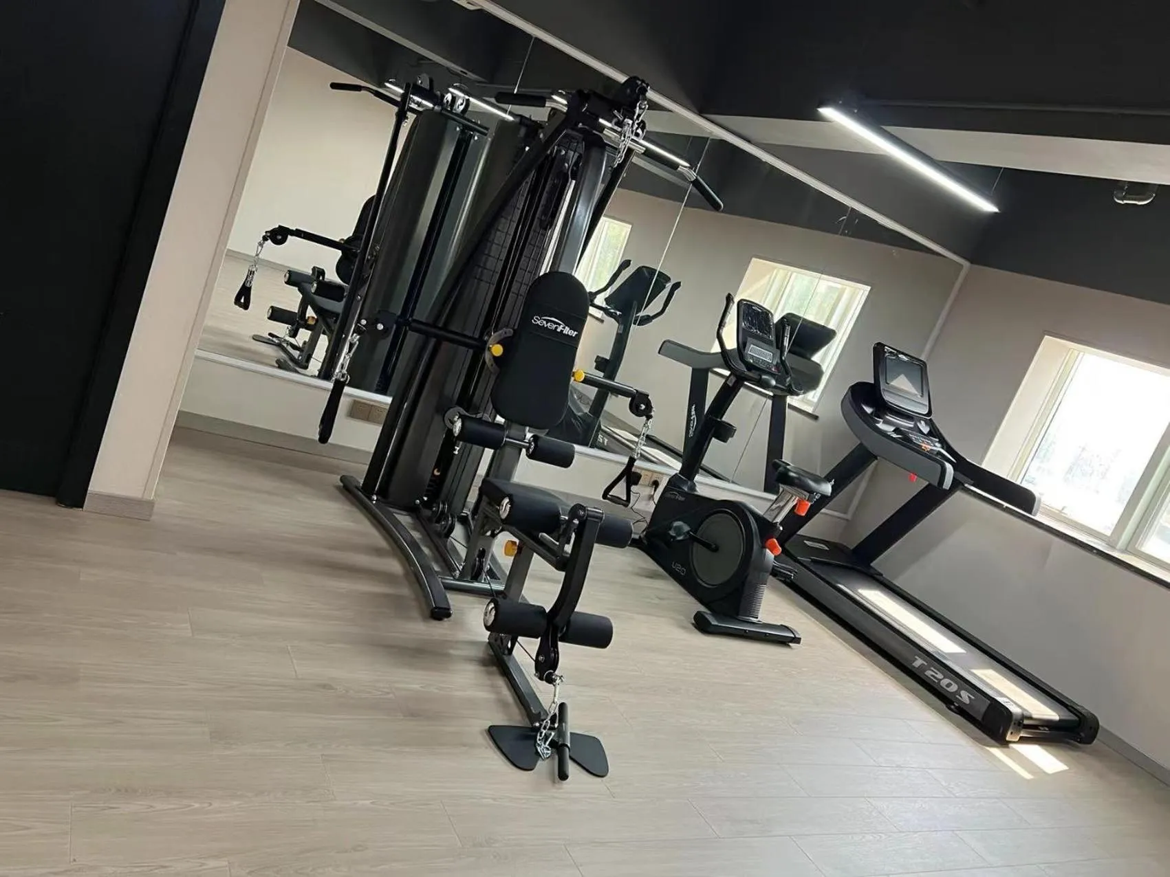 Fitness centre/facilities in Country Inn&Suites by Radisson, Shanghai PVG