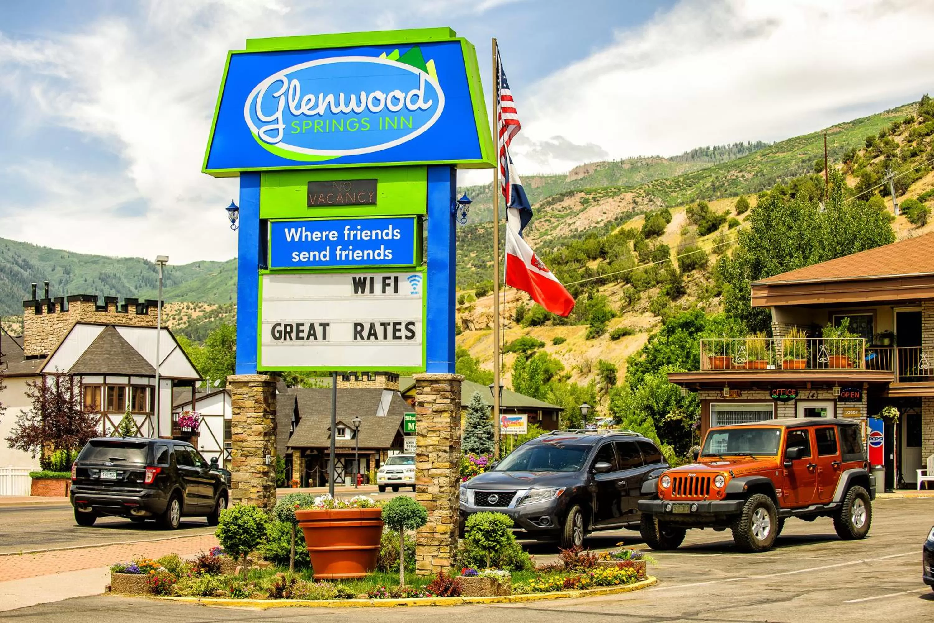 Facade/entrance in Glenwood Springs Inn