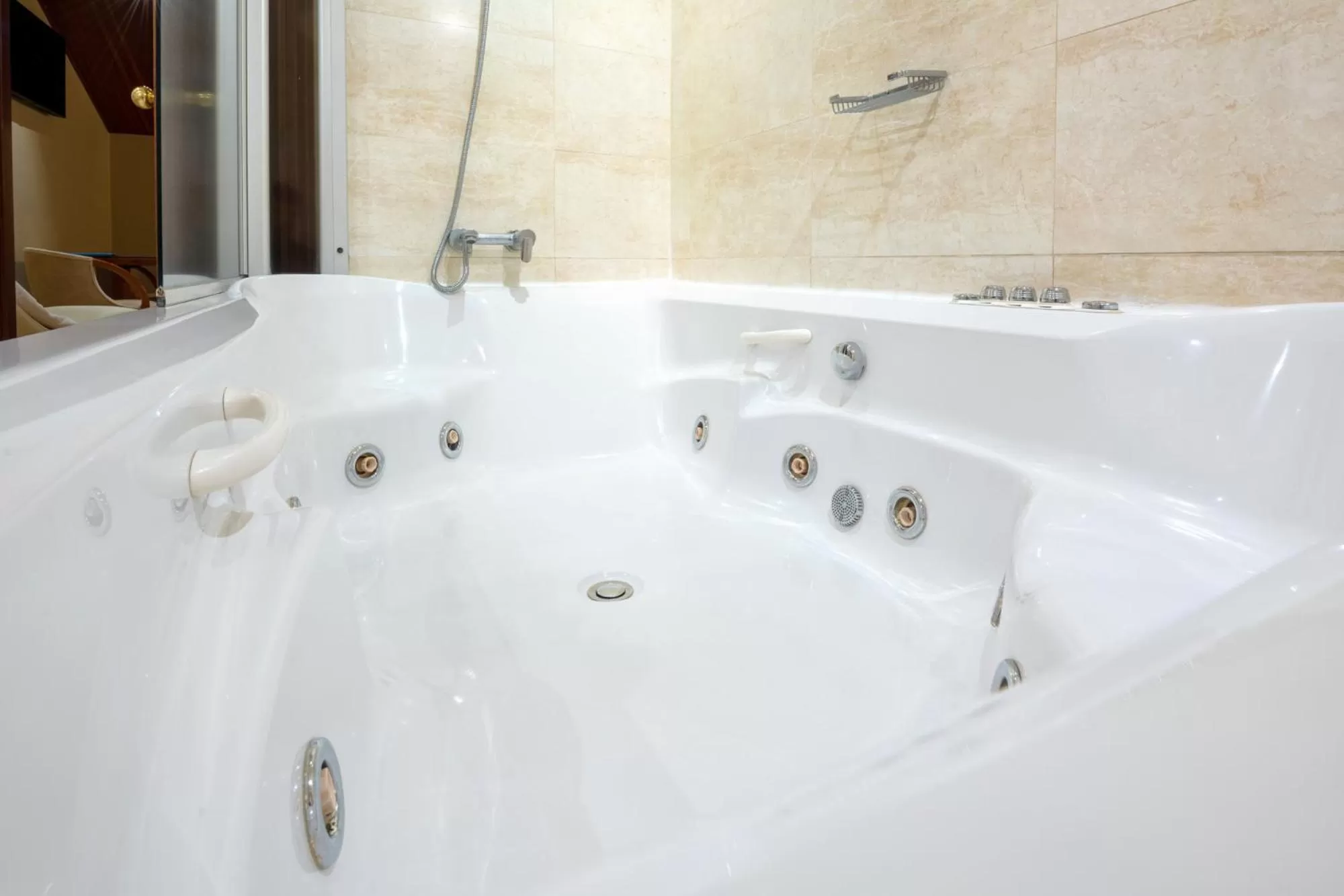 Hot Tub in Motel Jardin