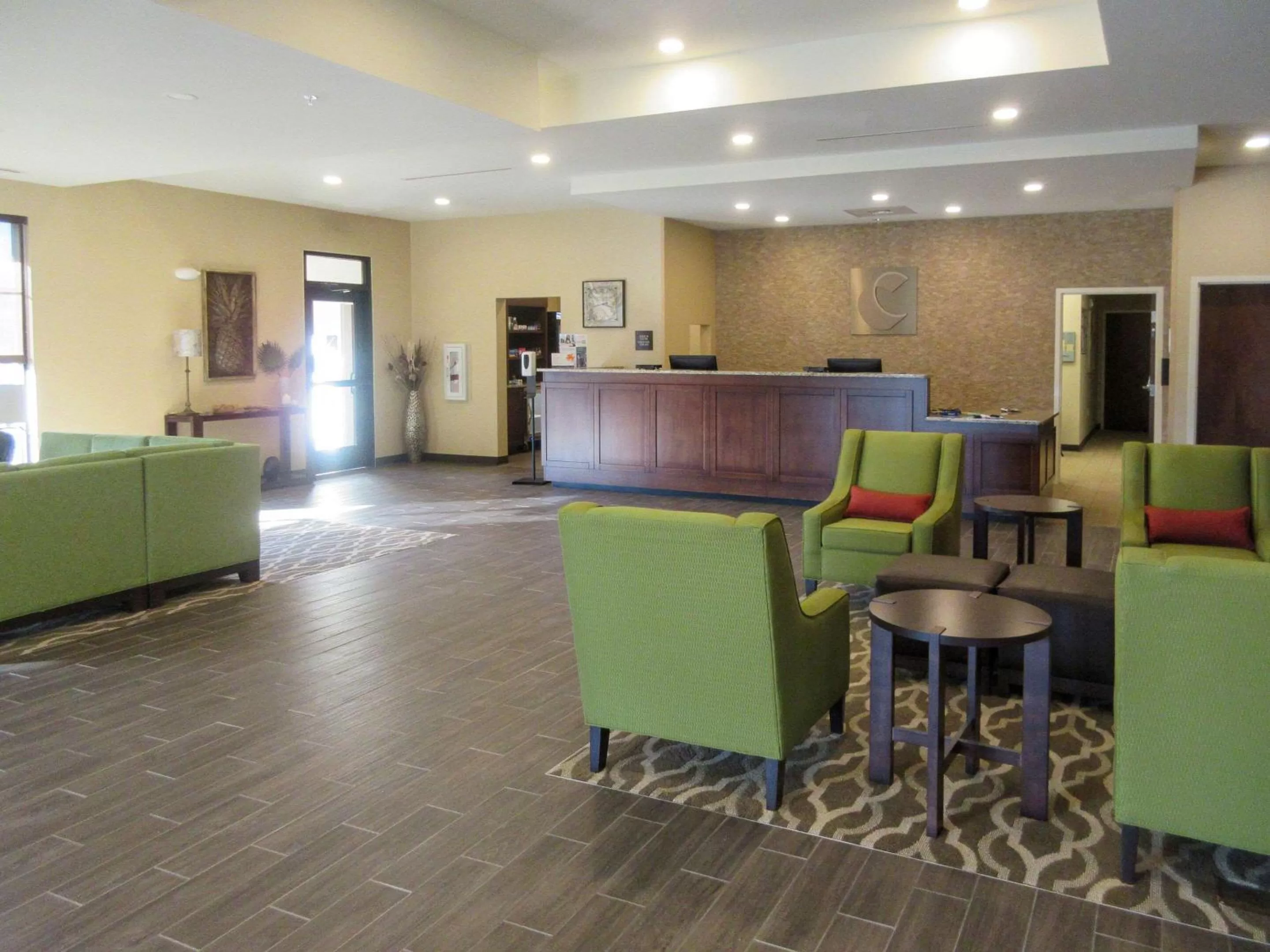 Lobby or reception in Comfort Suites Summerville North