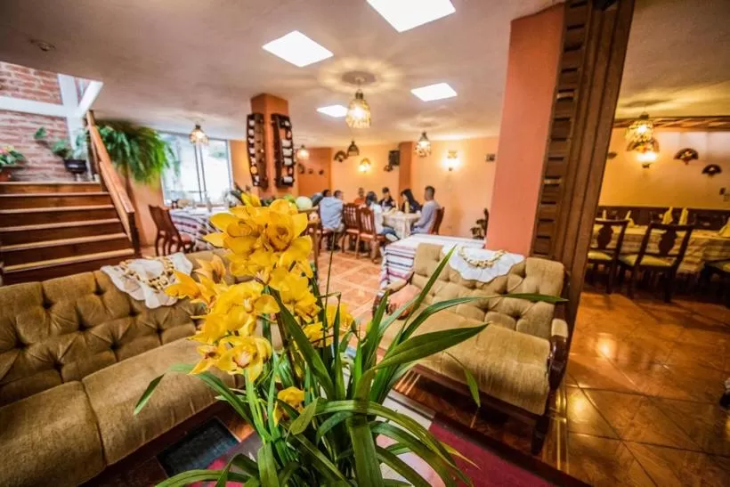 Restaurant/Places to Eat in Hotel Donde Ivan