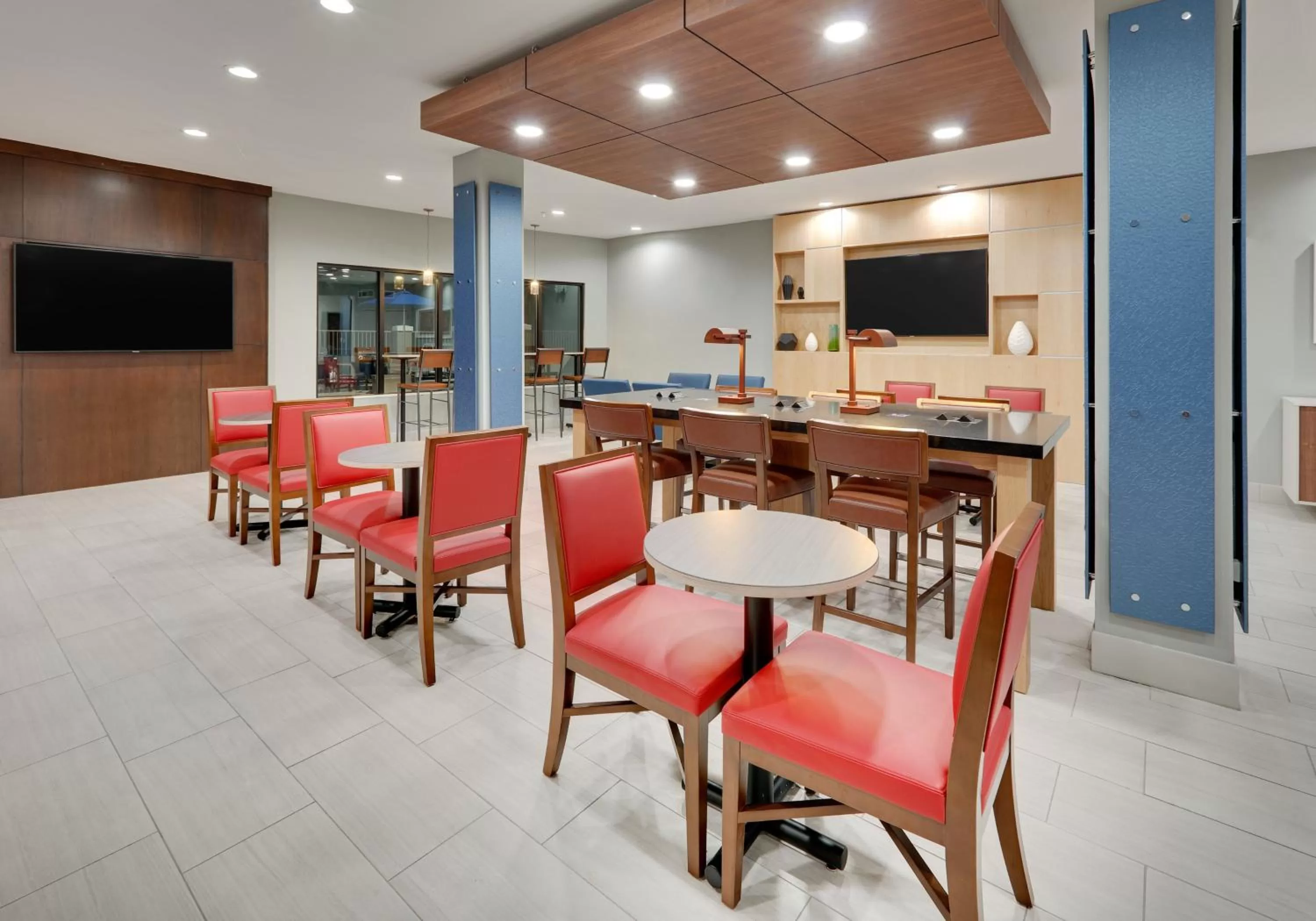 Breakfast in Holiday Inn Express & Suites San Antonio NW near SeaWorld by IHG