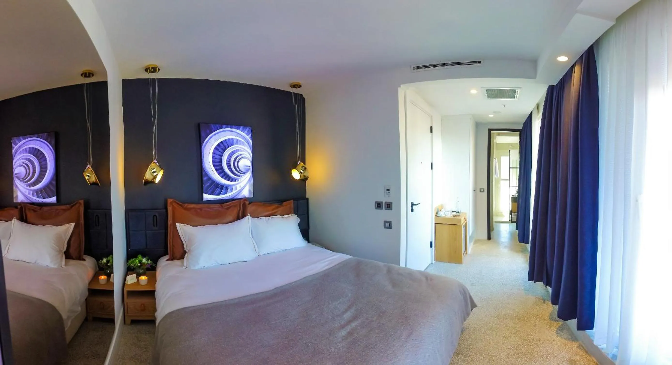 Bed in Maroon Tomtom