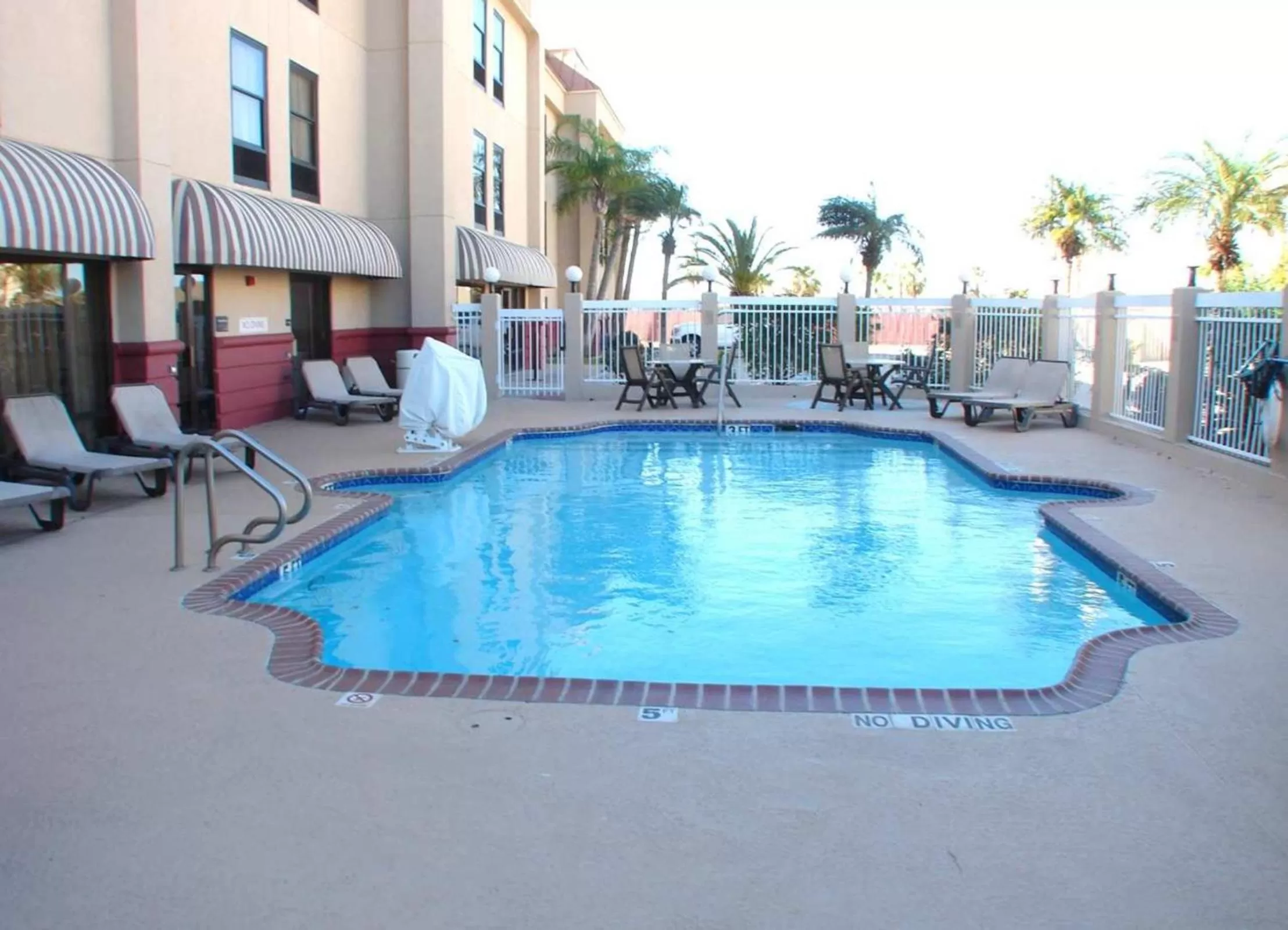 Swimming pool in Country Inn & Suites by Radisson, Portland, TX