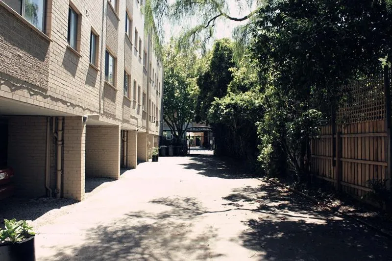 Facade/entrance in H & D Apartments