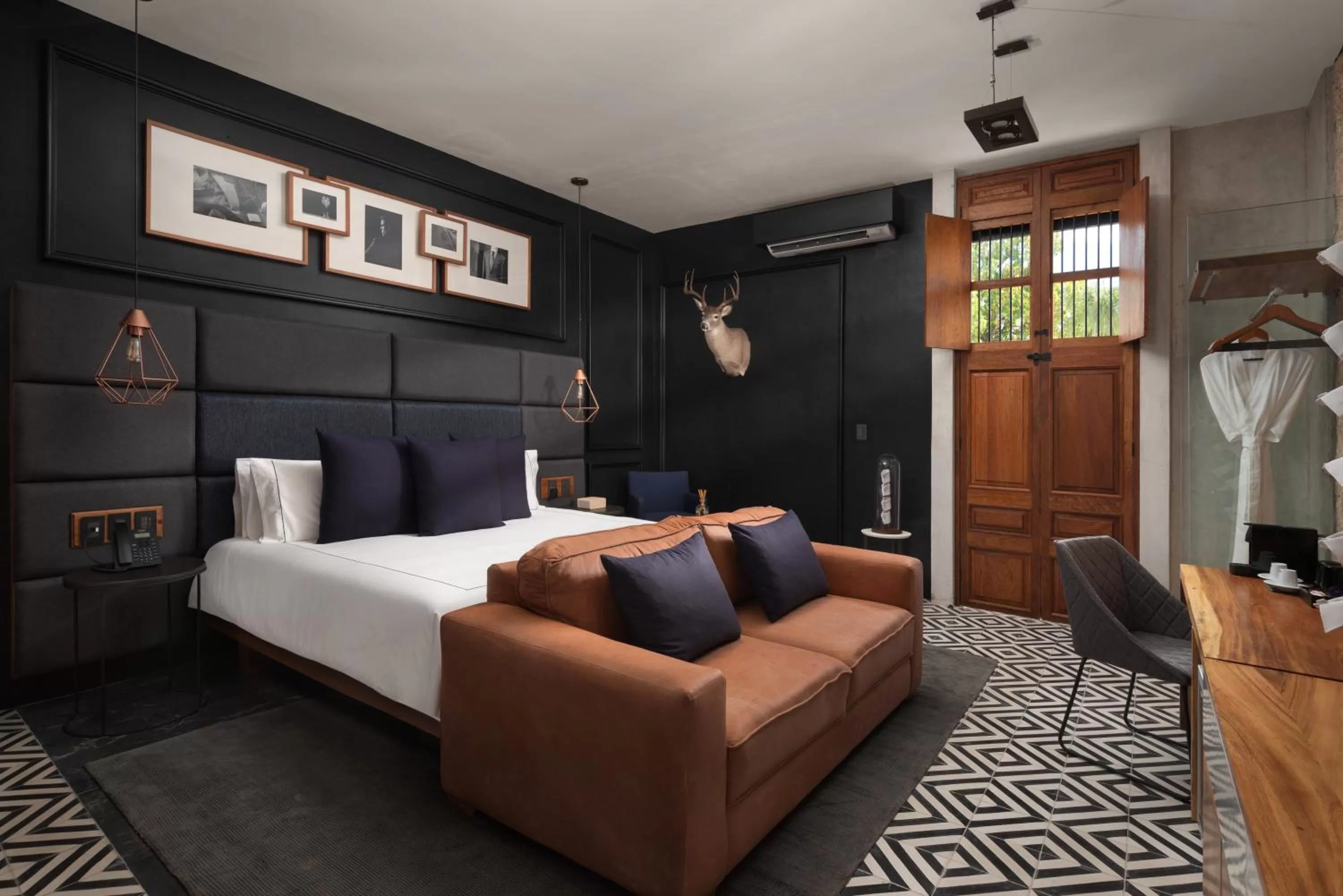 Bed in Diez Diez Collection