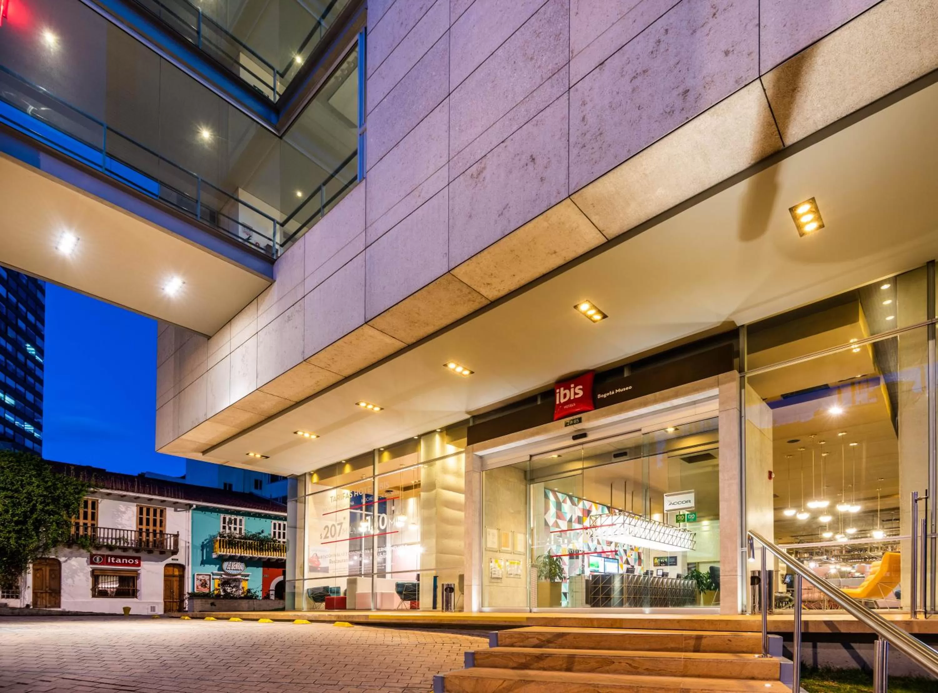 Facade/entrance in ibis Bogota Museo