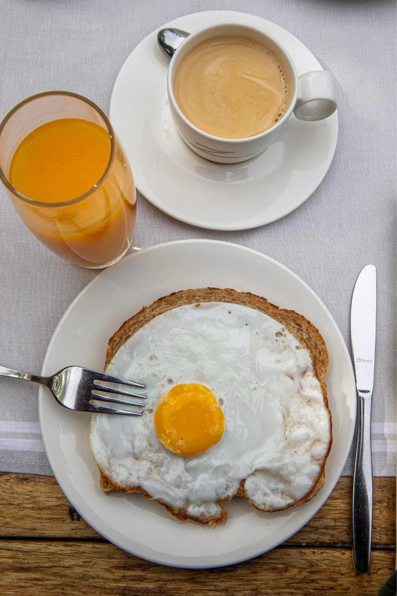 Breakfast in Zenzez Hotel & Lounge