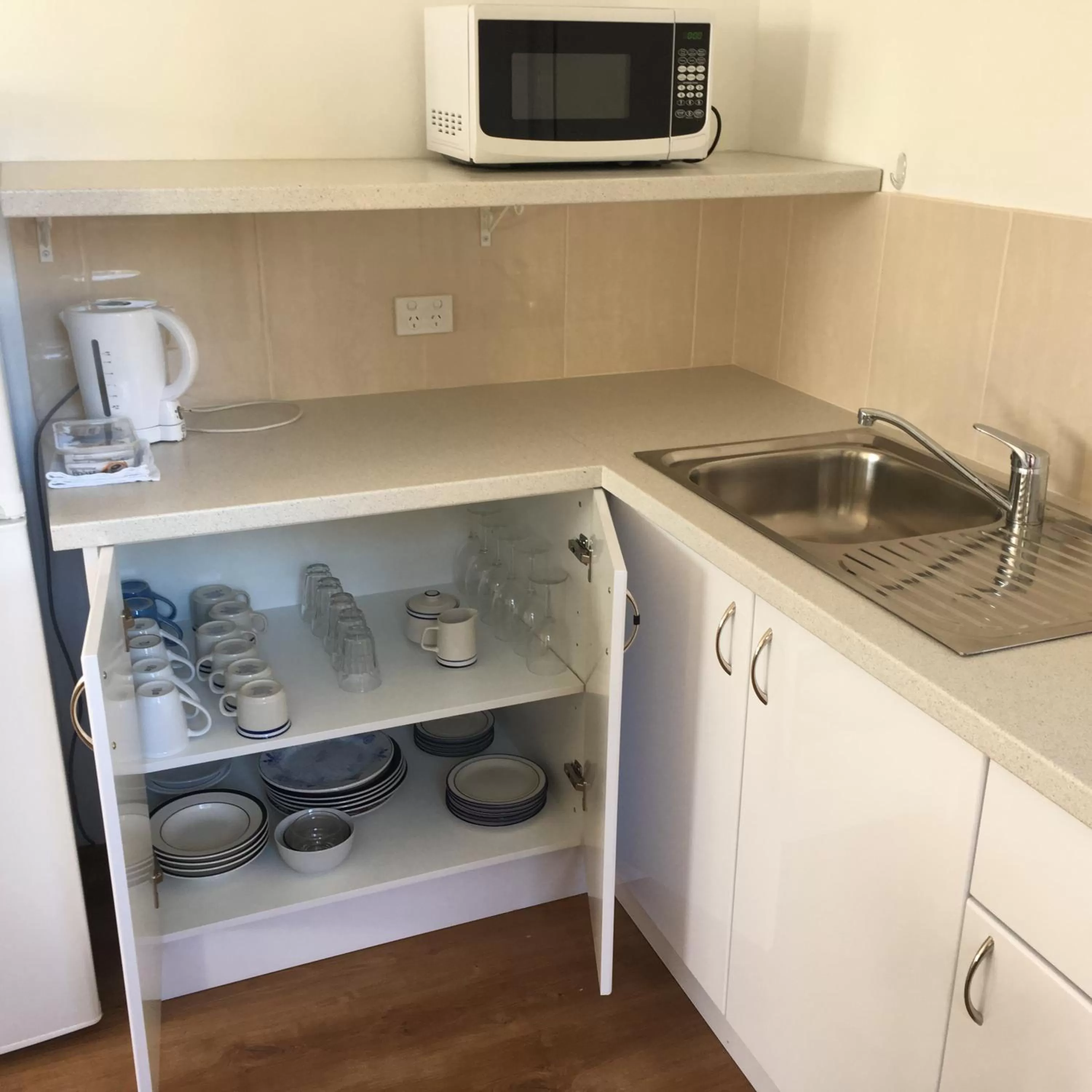 Kitchen or kitchenette in Forster and Wallis Lake Motel