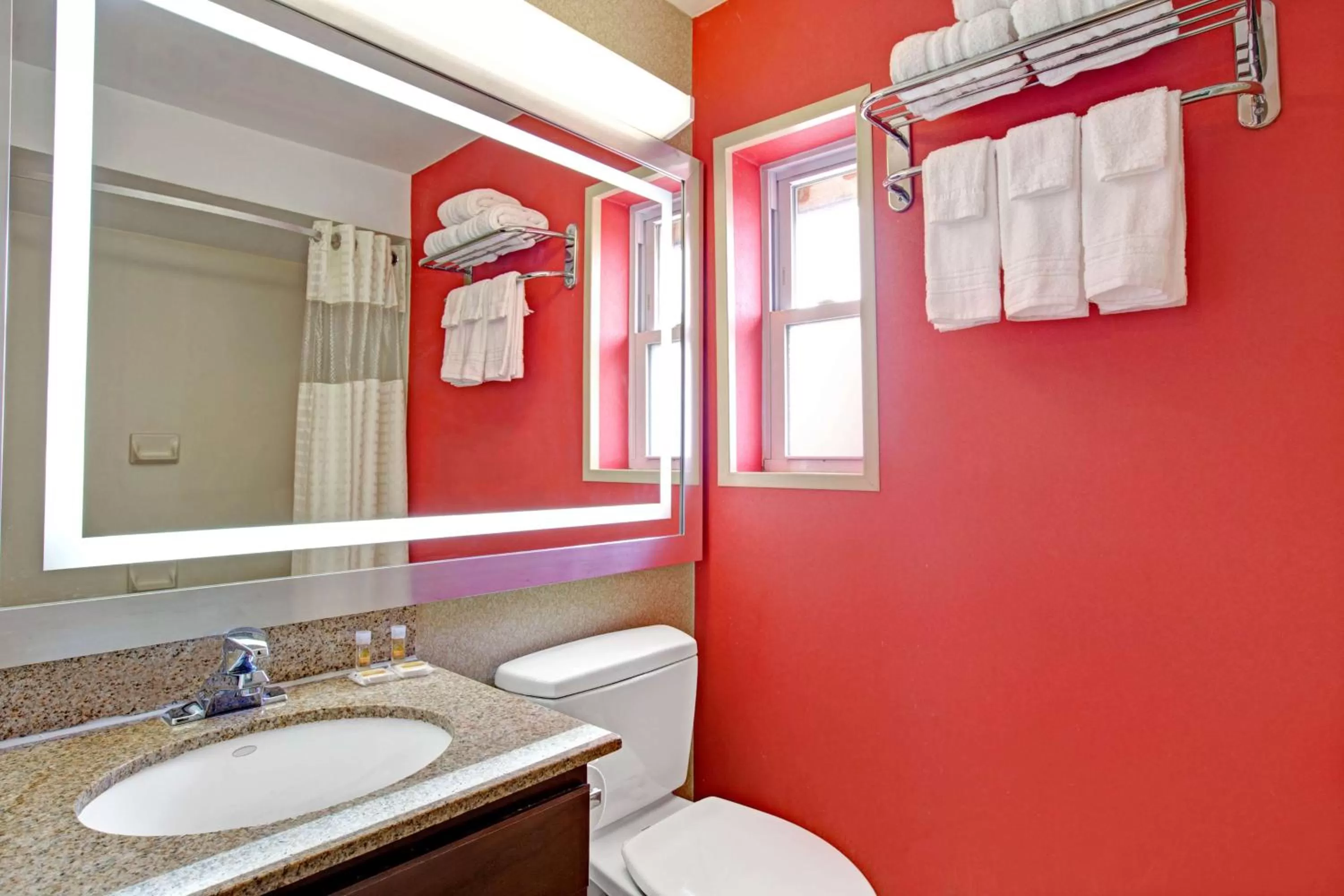 Queen Room - Disability Access/Non-Smoking in Days Inn by Wyndham Ridgefield NJ