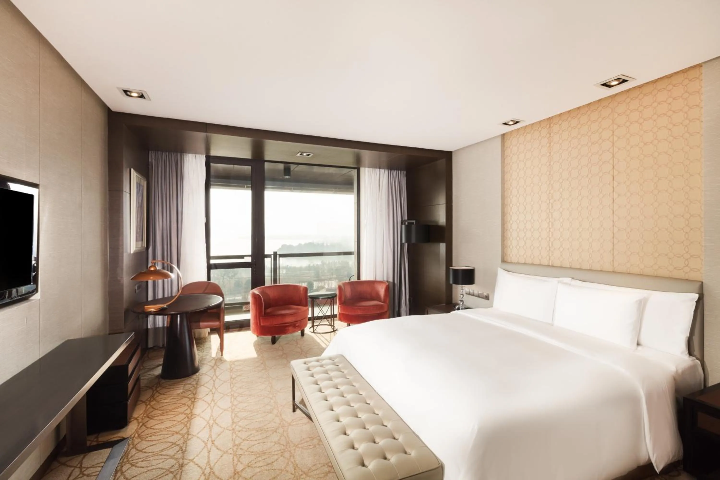 Photo of the whole room, Bed in Crowne Plaza Xuzhou Dalong Lake by IHG