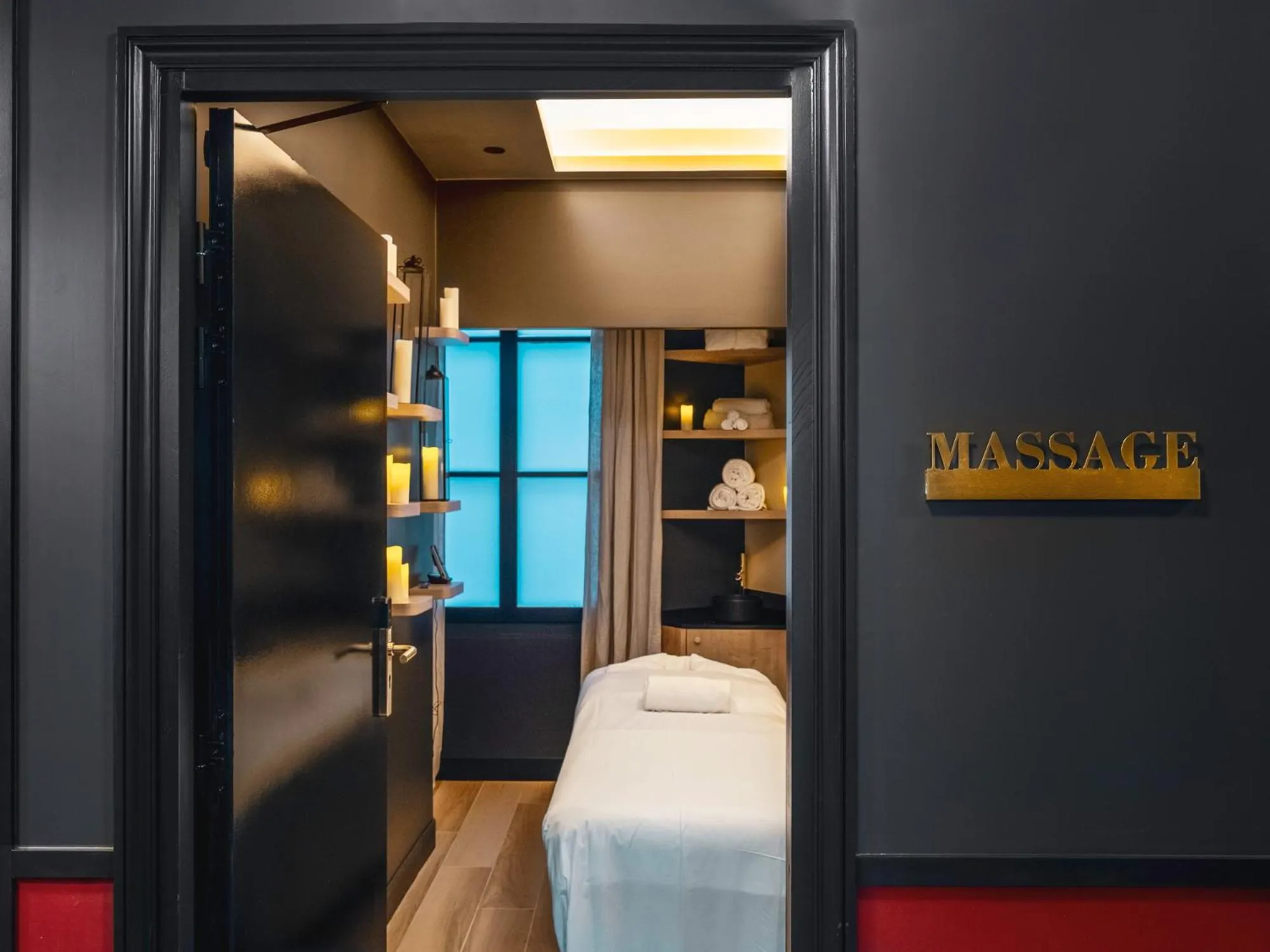 Massage in Dandy Hotel & Kitchen